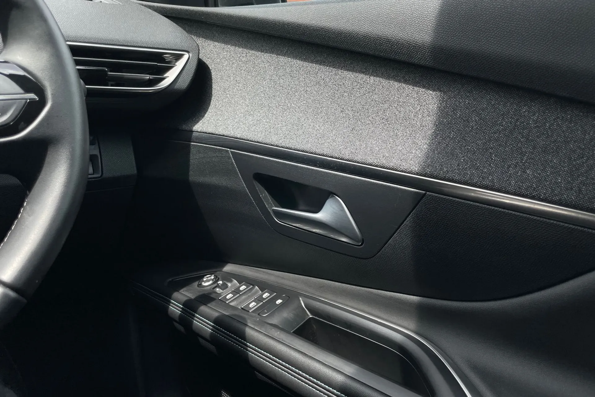 PEUGEOT 3008 thumbnail image number 39