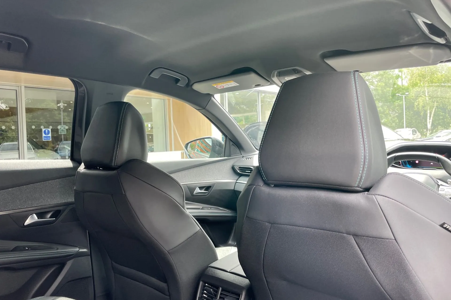 PEUGEOT 3008 thumbnail image number 23