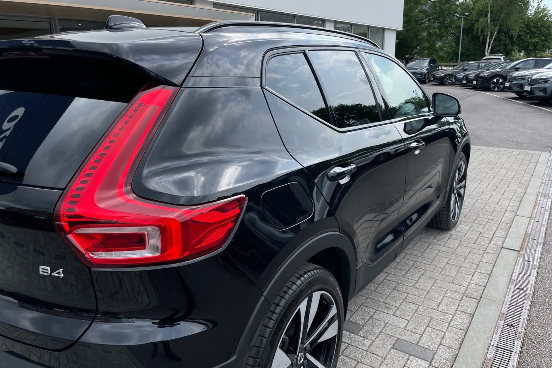 Volvo XC40 R-DESIGN PRO B4 MHEV thumbnail image number 14
