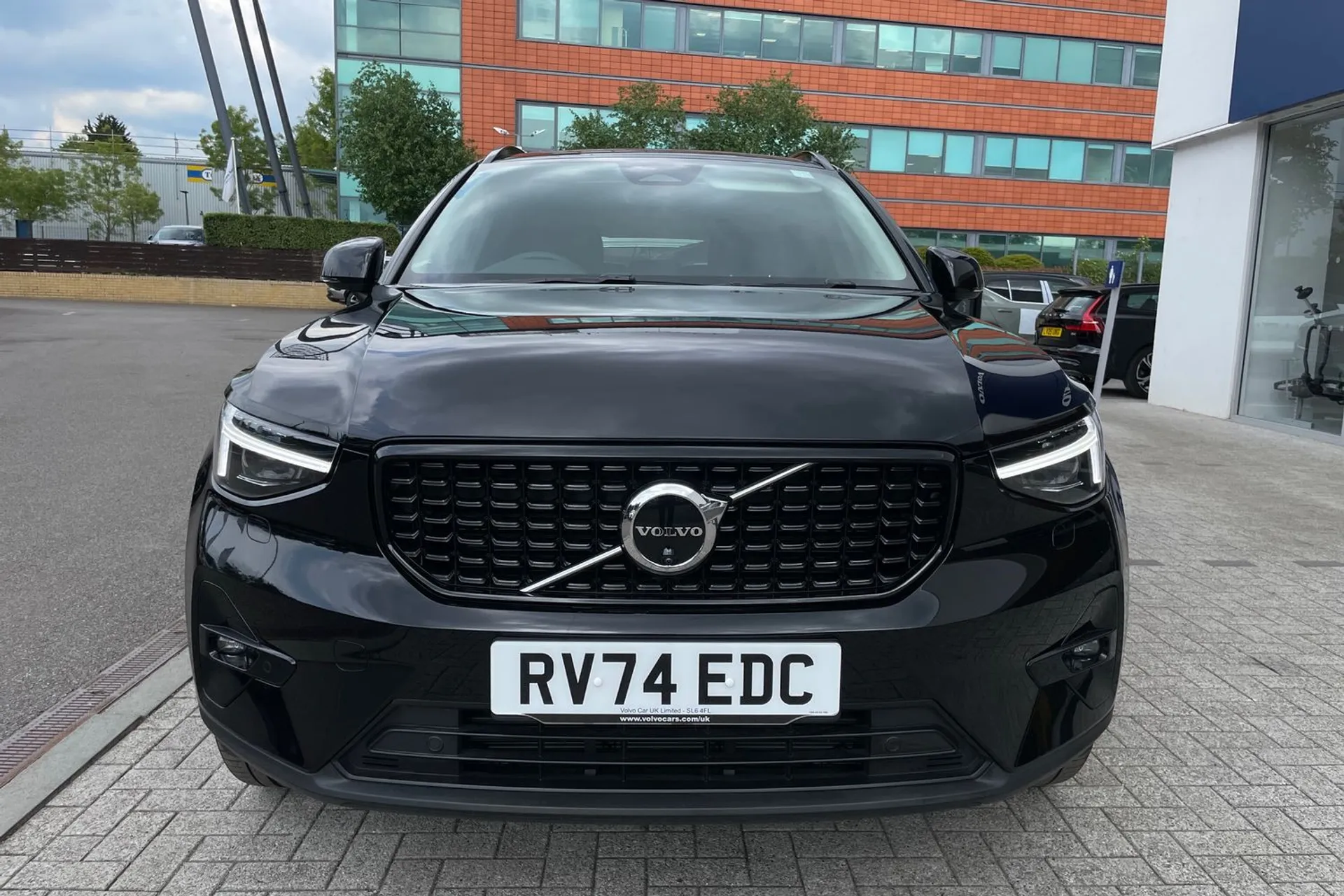 Volvo XC40 R-DESIGN PRO B4 MHEV thumbnail image number 12