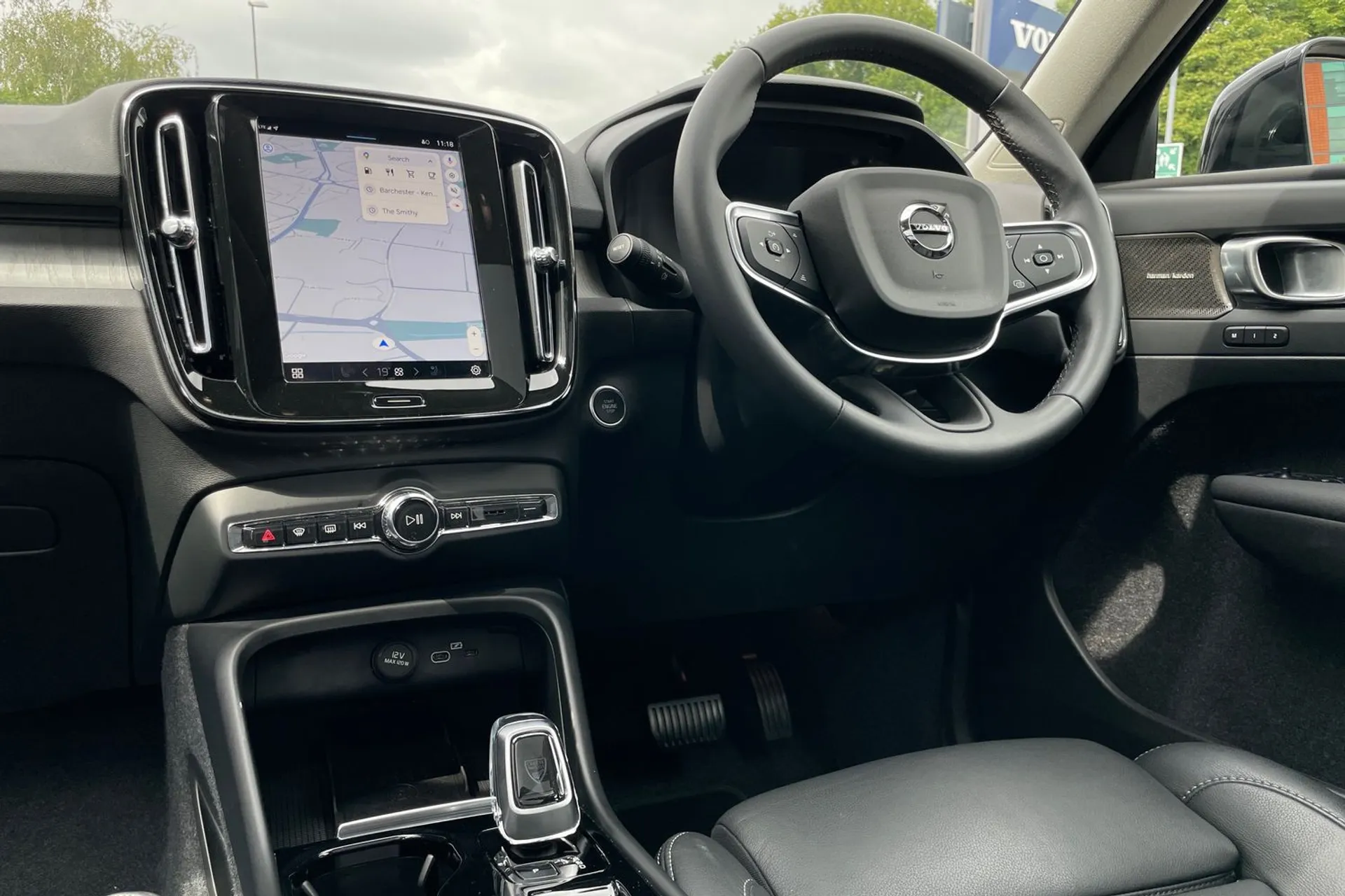 Volvo XC40 R-DESIGN PRO B4 MHEV thumbnail image number 34