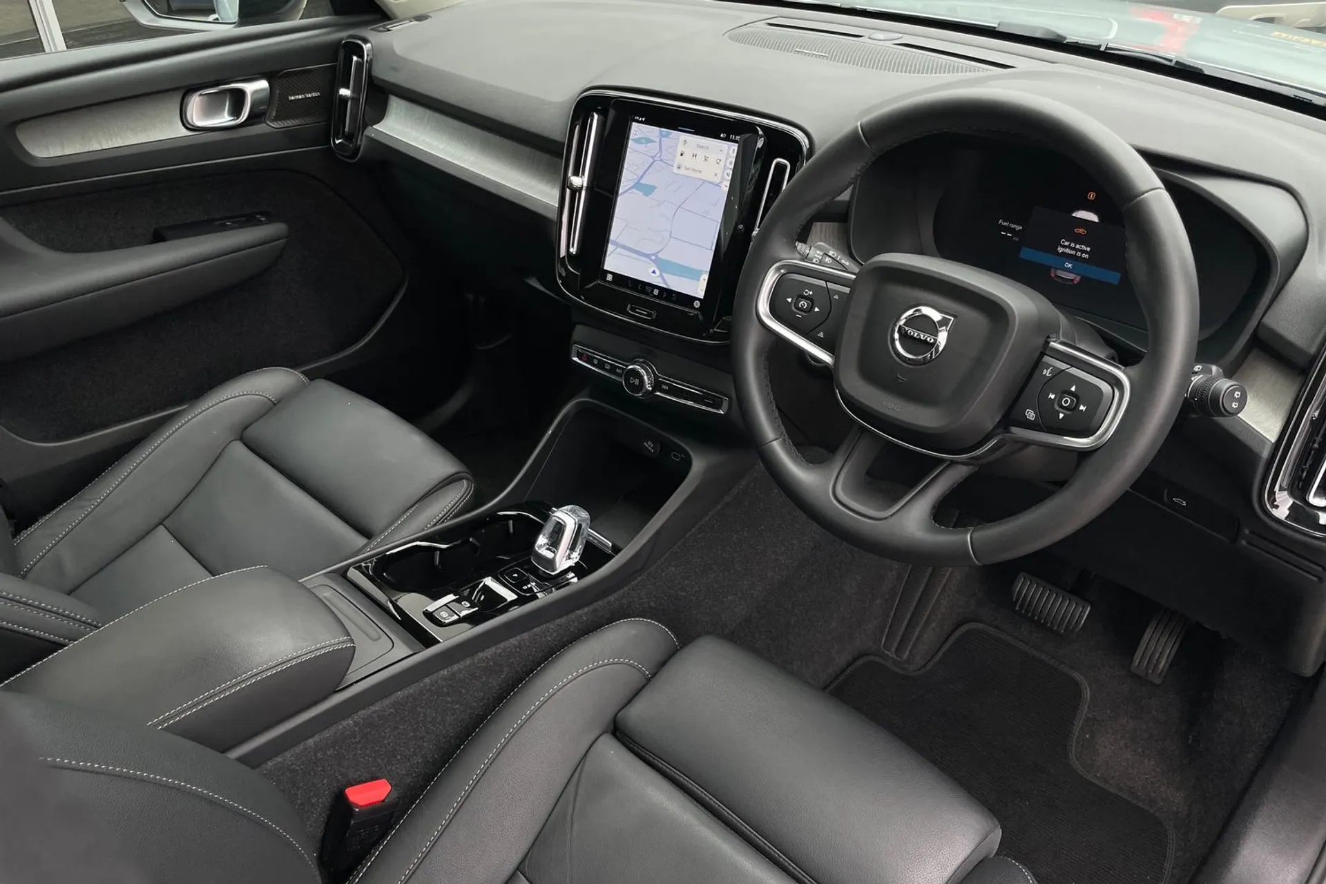 Volvo XC40 R-DESIGN PRO B4 MHEV thumbnail image number 5
