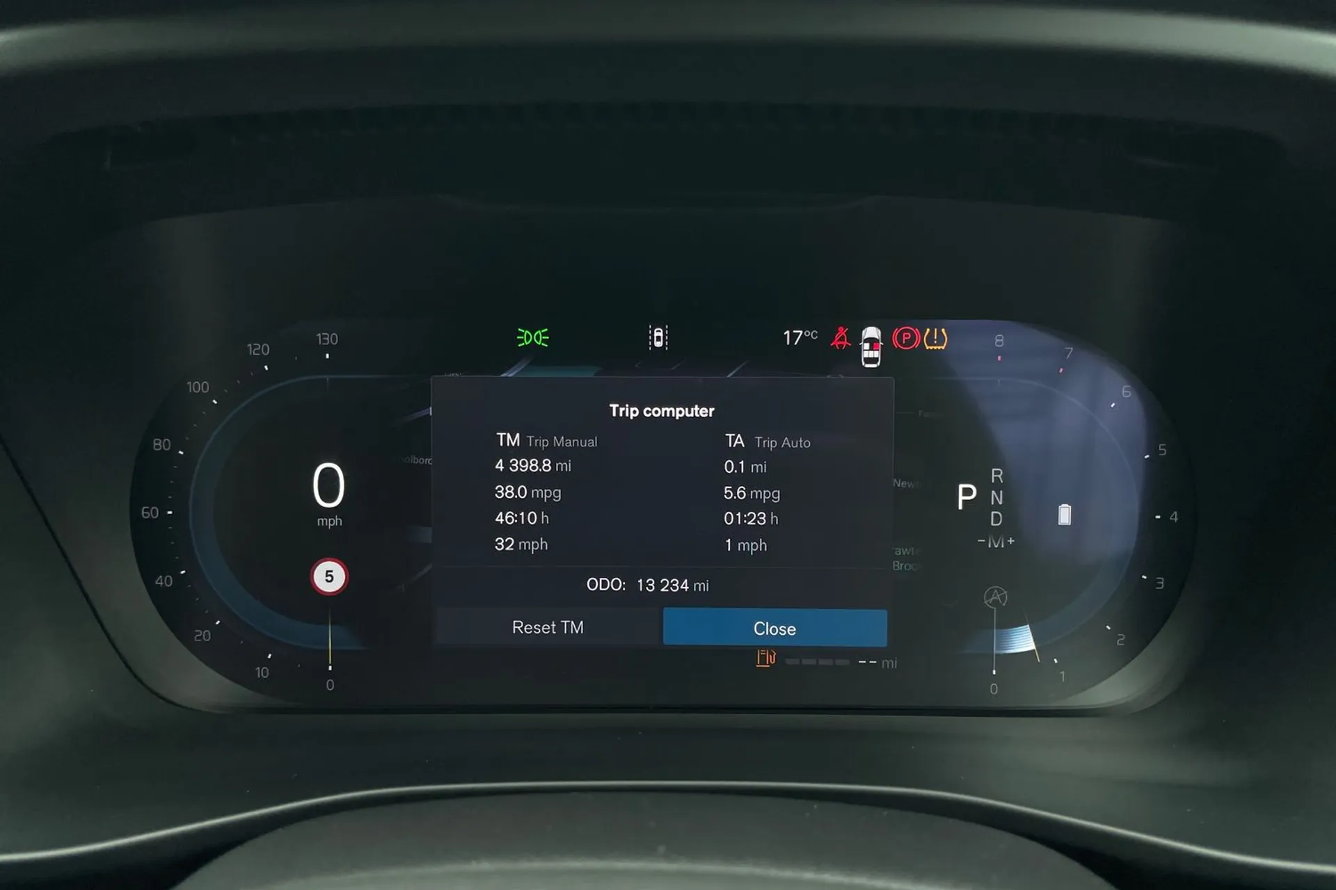 Volvo XC40 R-DESIGN PRO B4 MHEV thumbnail image number 44