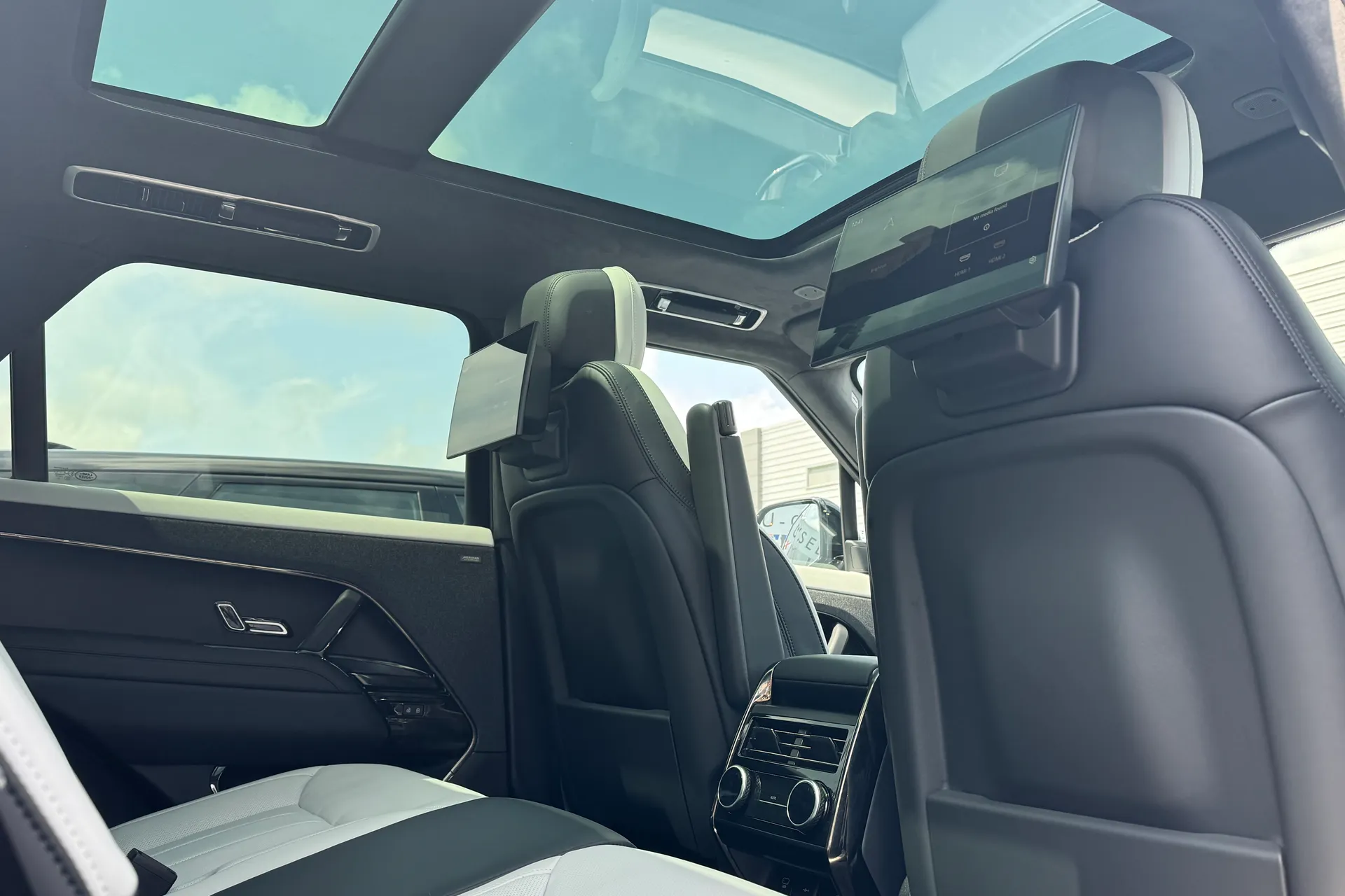LAND ROVER RANGE ROVER SPORT thumbnail image number 23