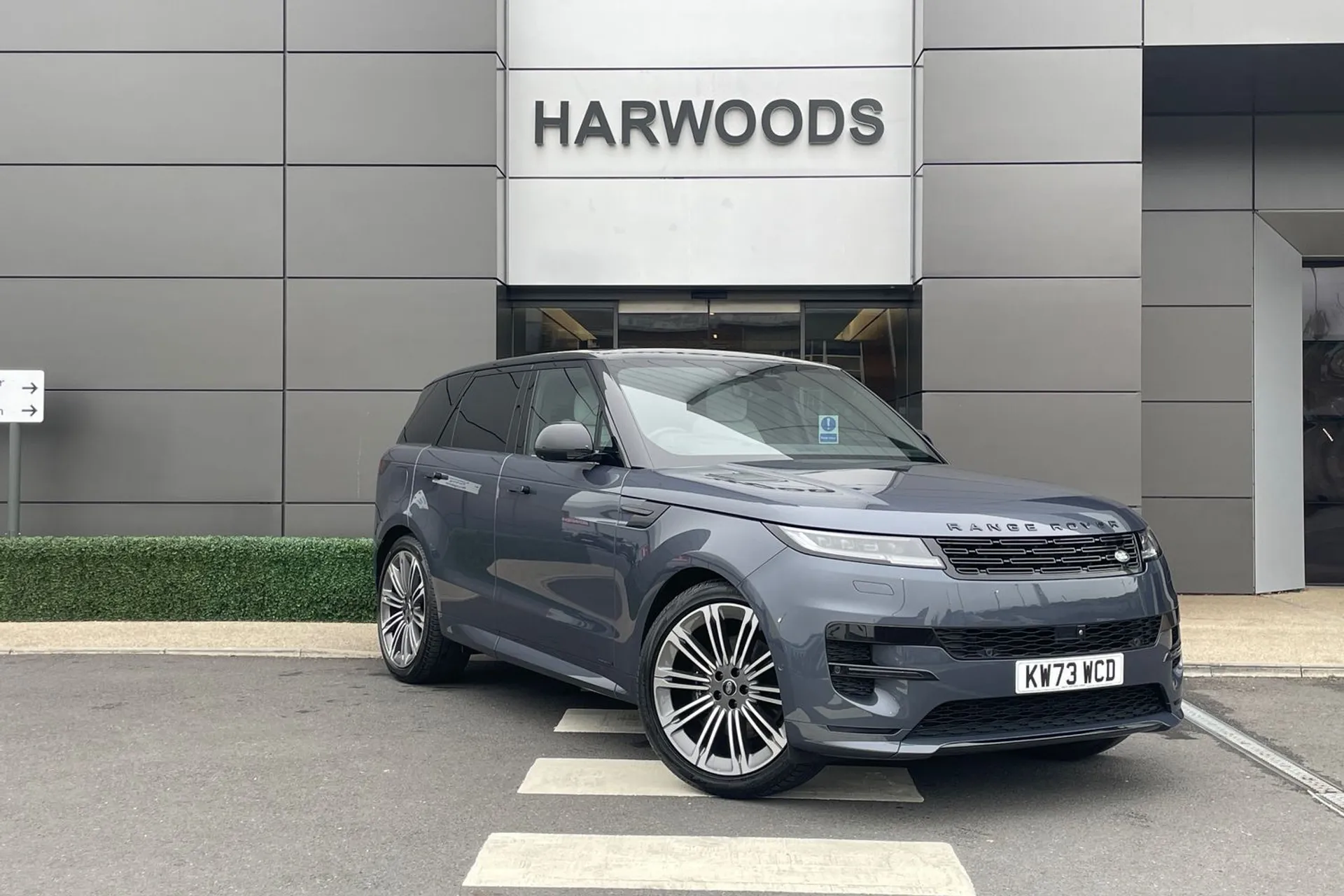LAND ROVER RANGE ROVER SPORT focused image