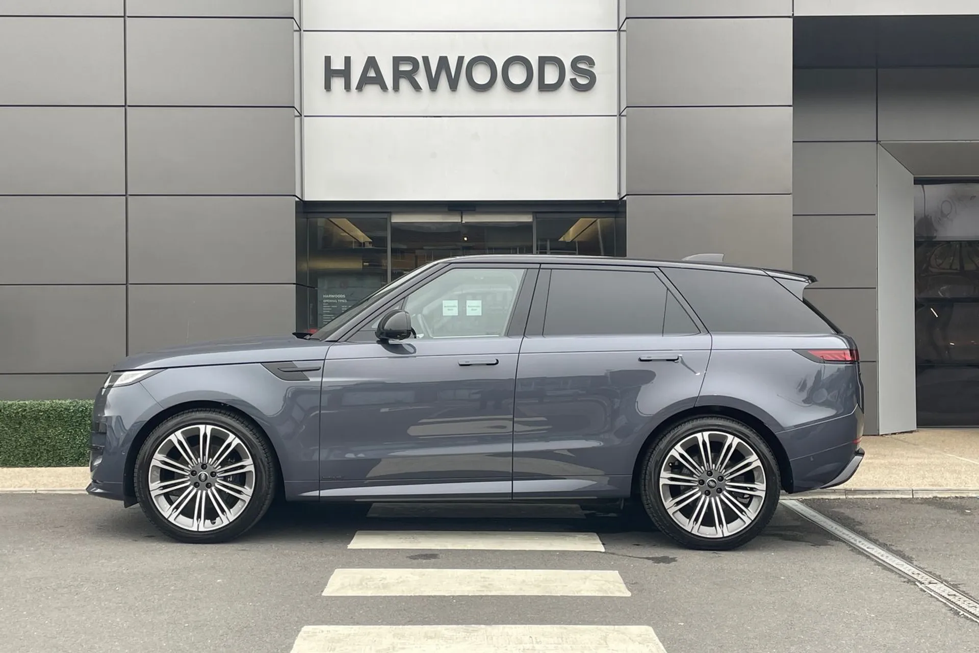 LAND ROVER RANGE ROVER SPORT thumbnail image number 11