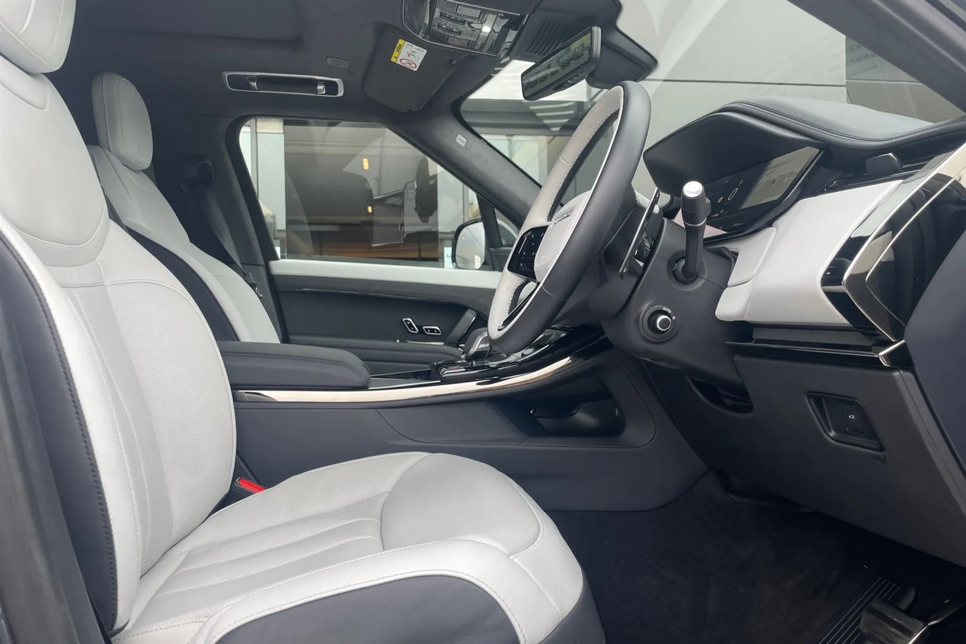 LAND ROVER RANGE ROVER SPORT thumbnail image number 21