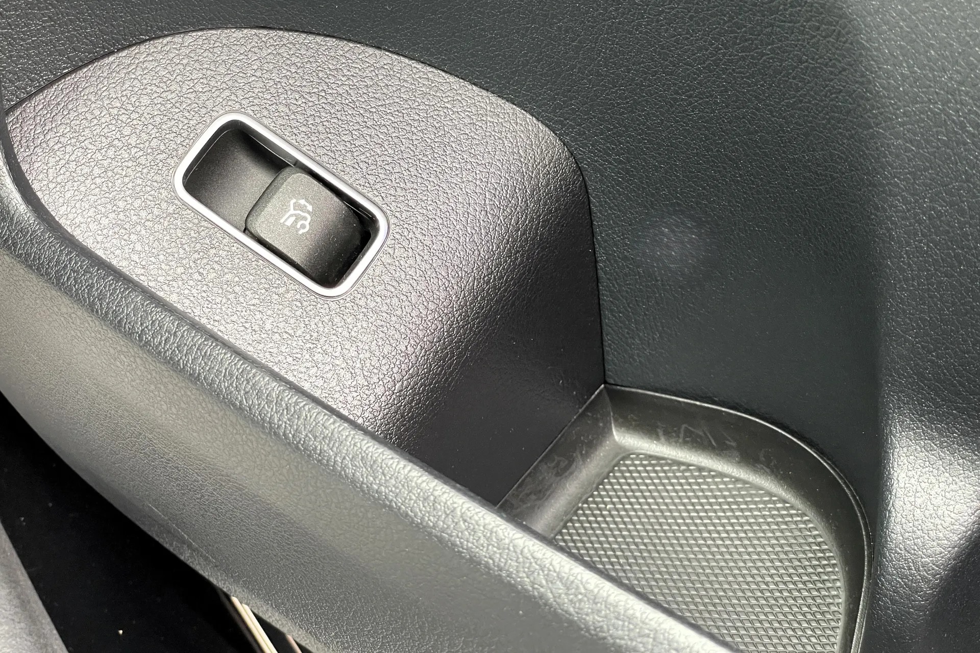 MERCEDES-BENZ GLE thumbnail image number 38