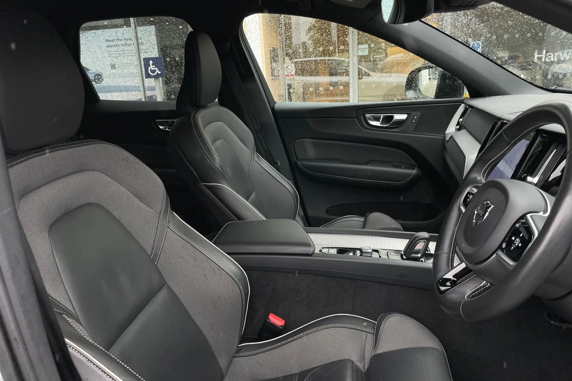 Volvo XC60 thumbnail image number 25