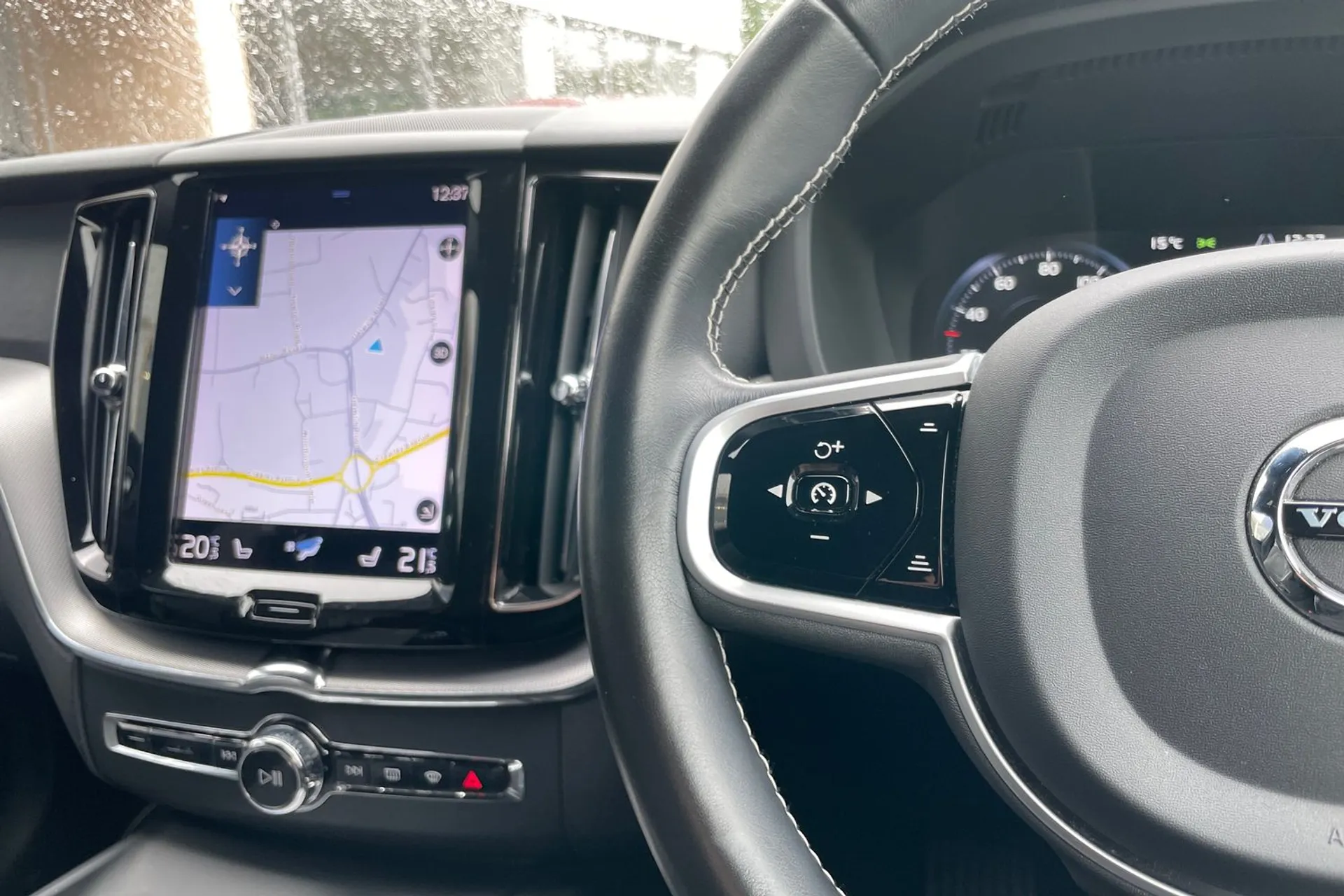 Volvo XC60 thumbnail image number 36