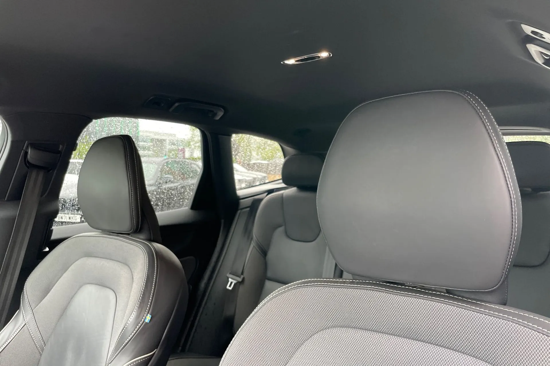 Volvo XC60 thumbnail image number 28