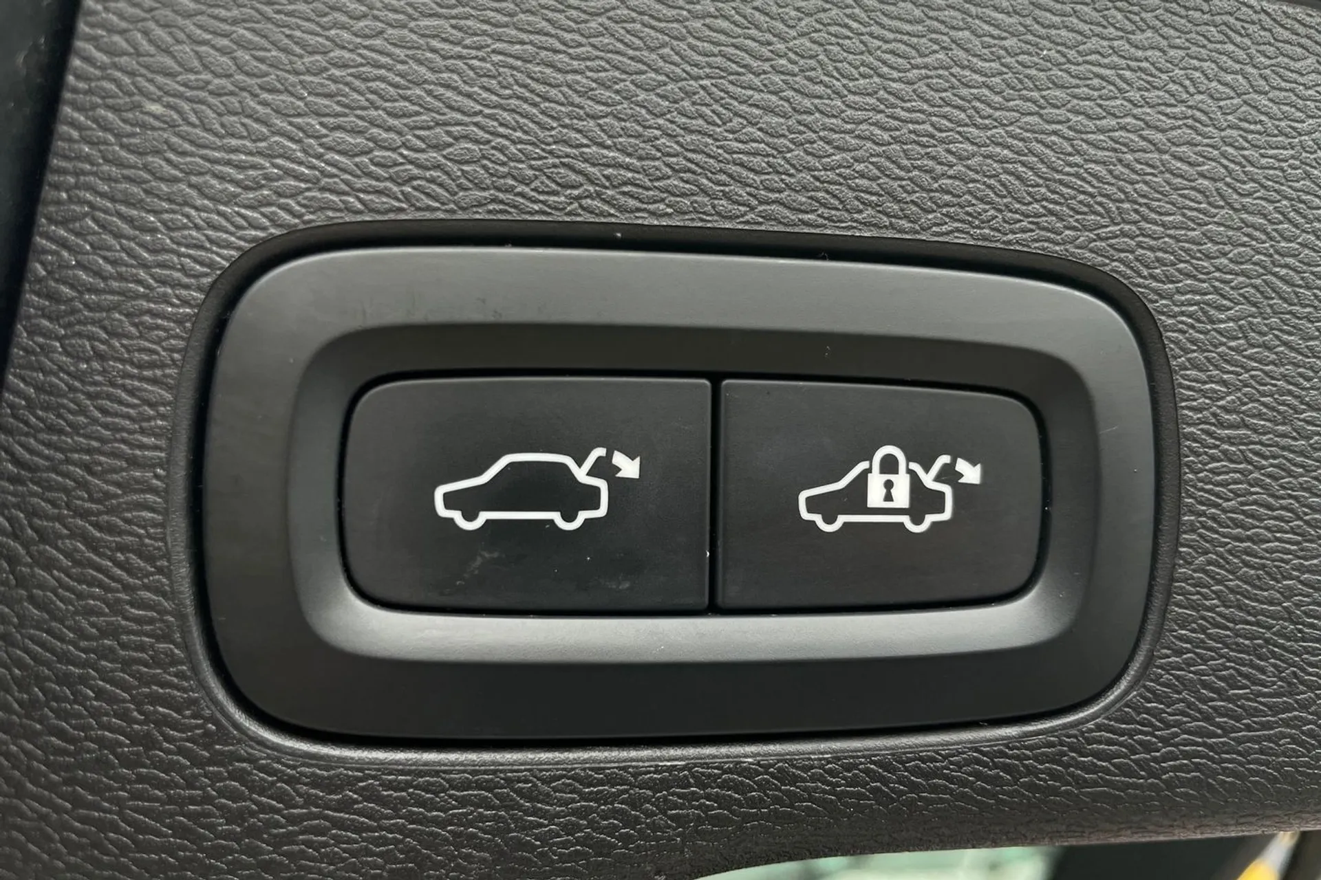 Volvo XC60 thumbnail image number 20