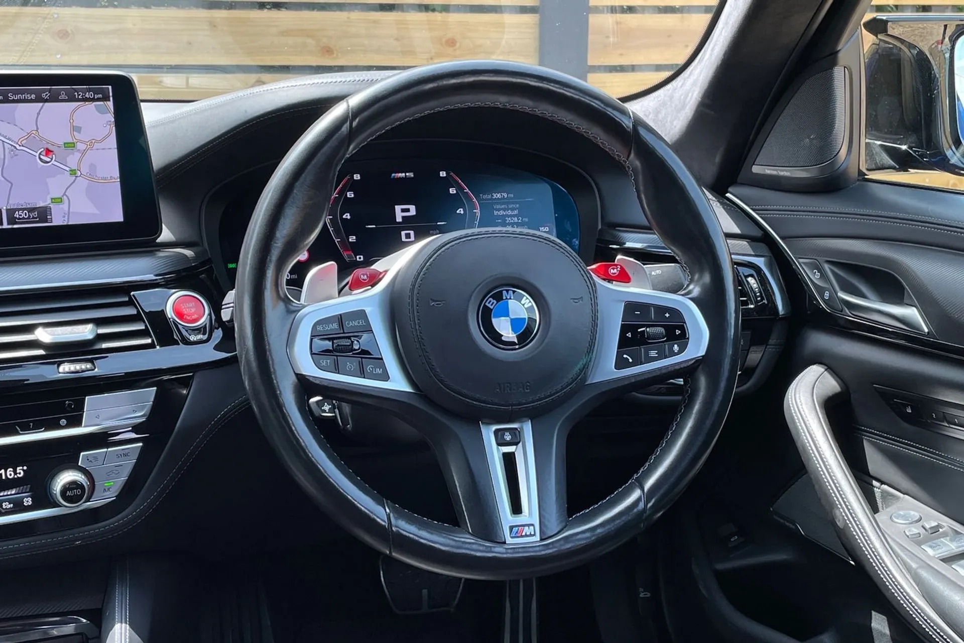 BMW M5 thumbnail image number 36