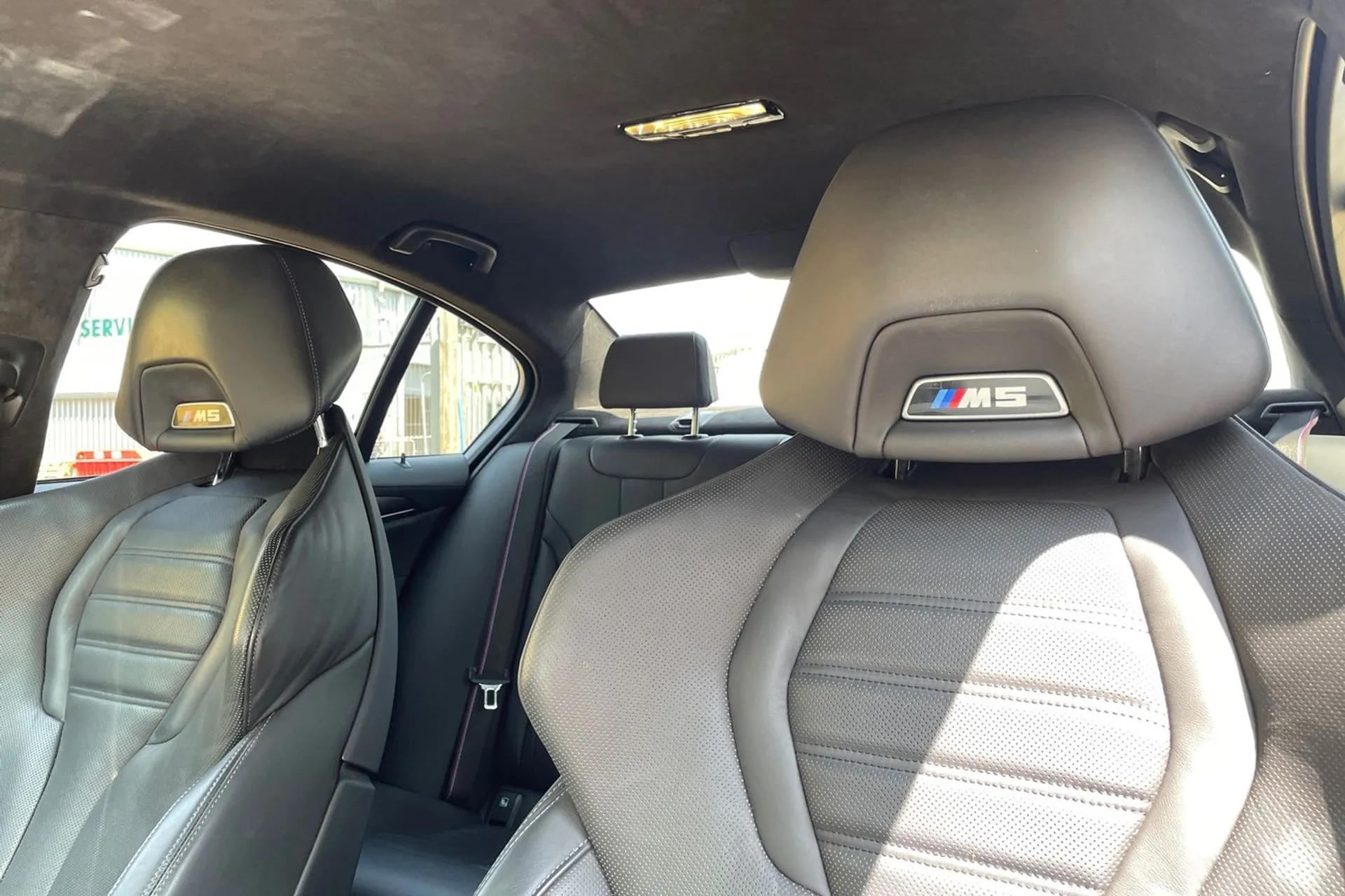 BMW M5 thumbnail image number 31