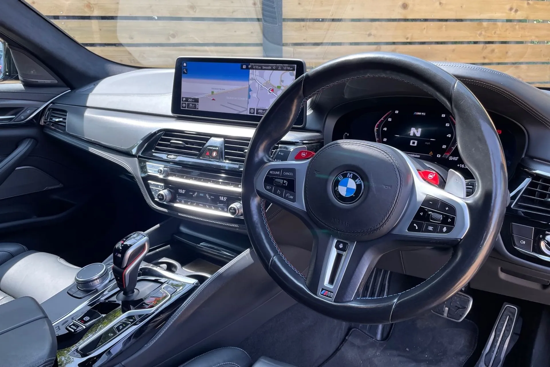BMW M5 thumbnail image number 28