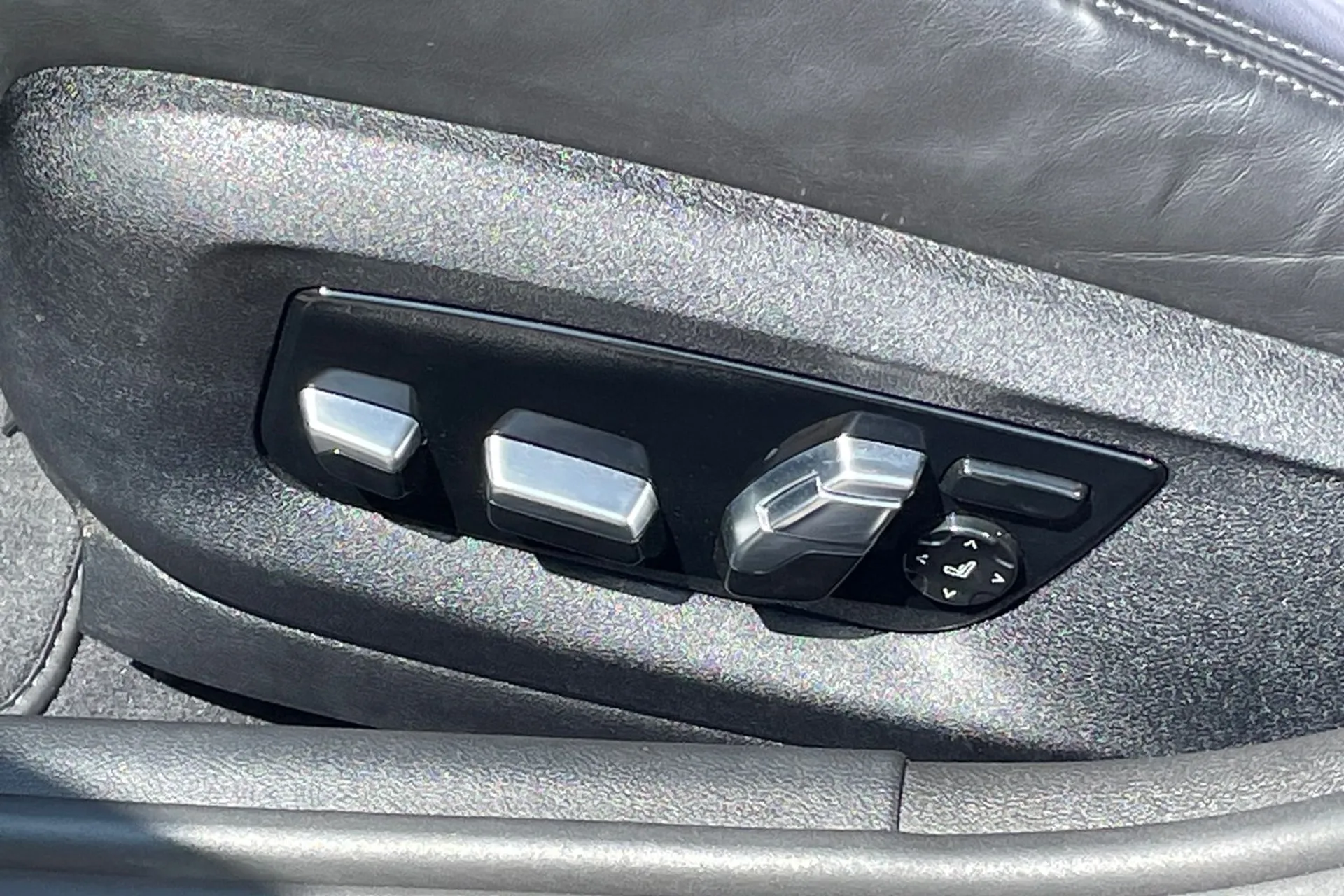 BMW M5 thumbnail image number 43