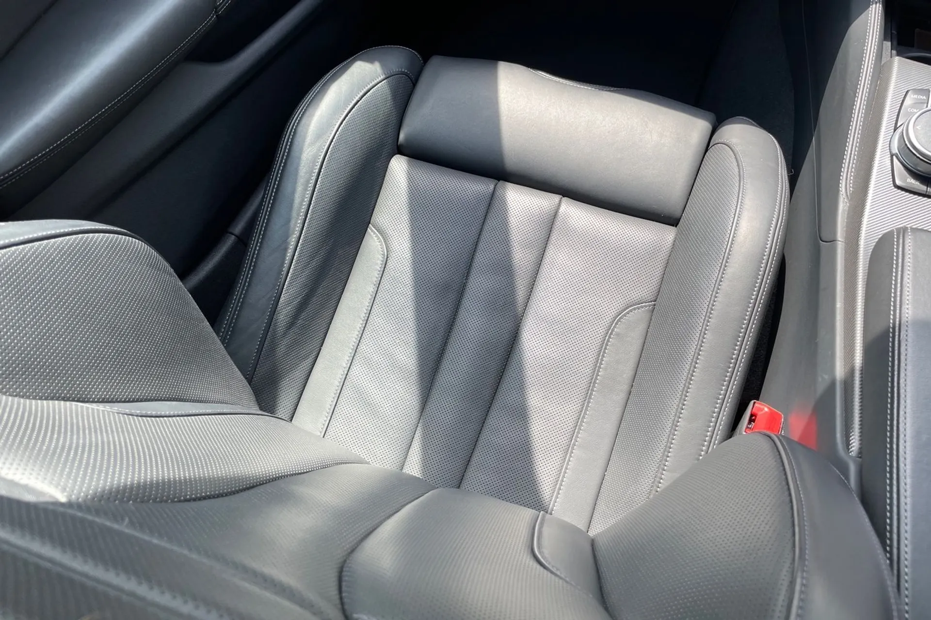 BMW M5 thumbnail image number 34