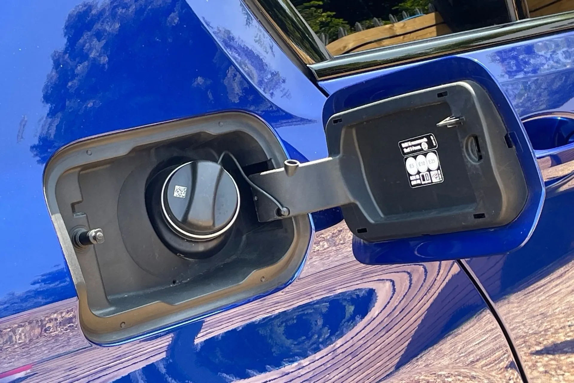 BMW M5 thumbnail image number 19