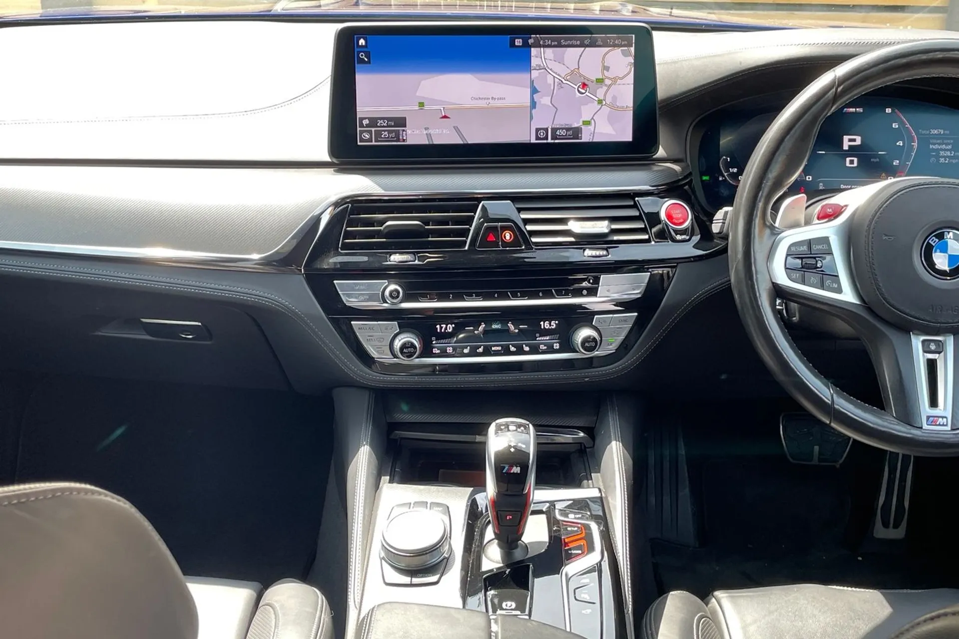 BMW M5 thumbnail image number 37