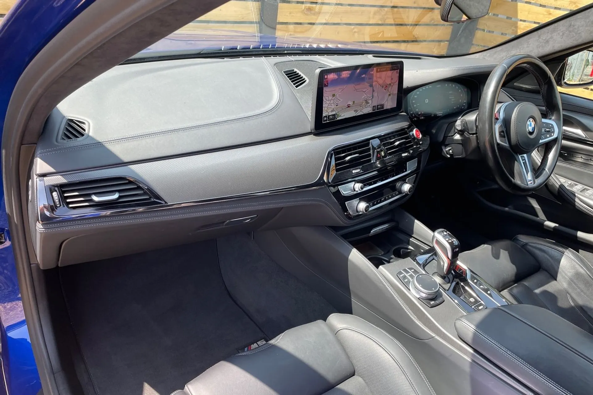 BMW M5 thumbnail image number 29