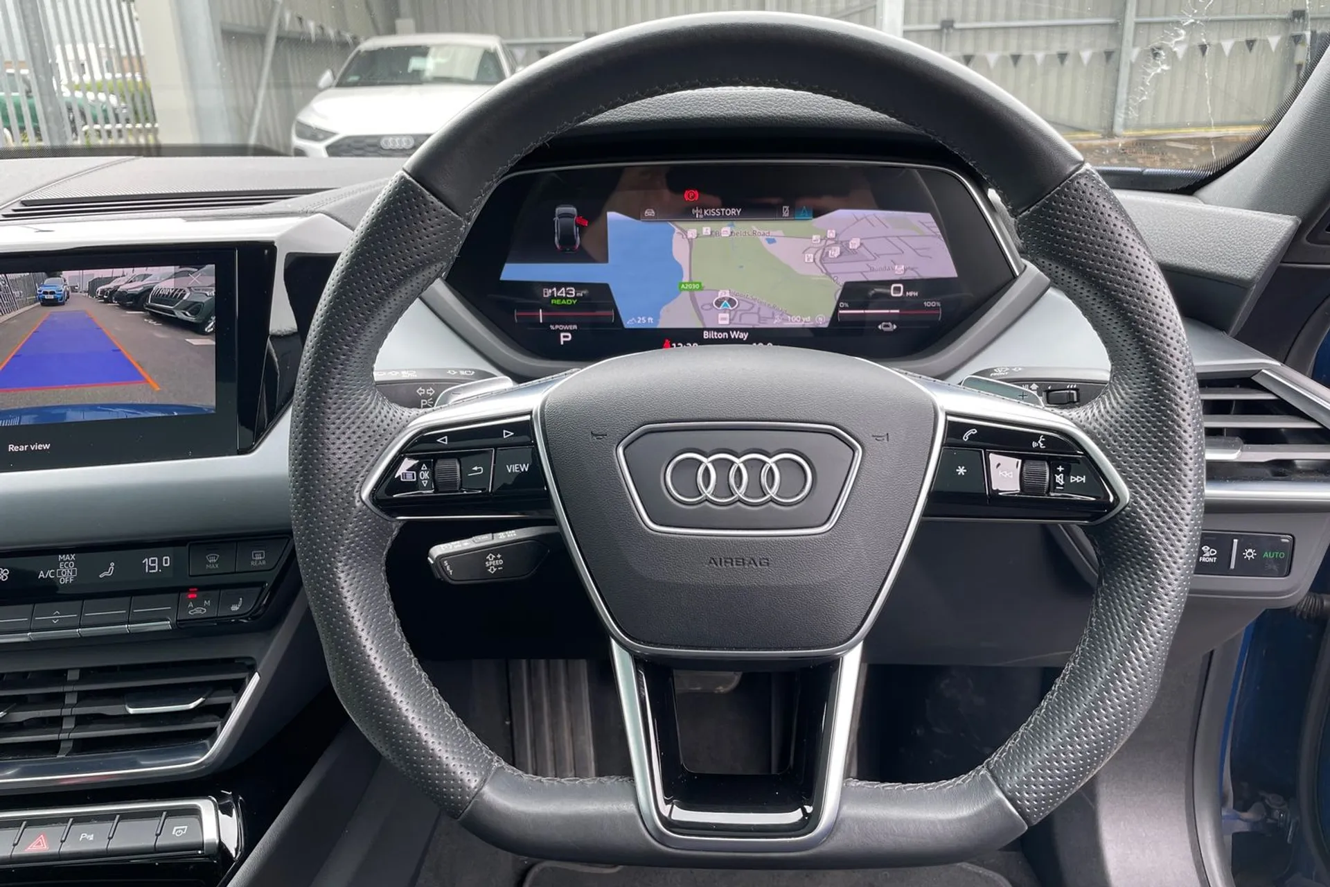 Audi e-tron GT thumbnail image number 34