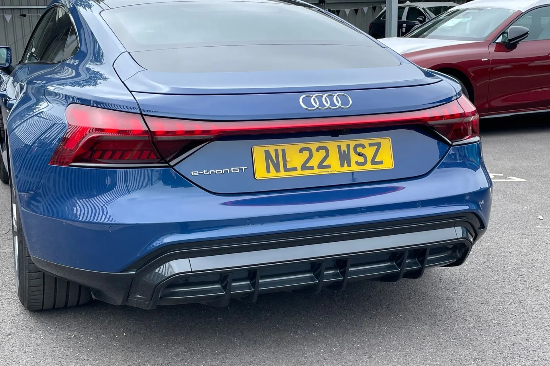 Audi e-tron GT thumbnail image number 14