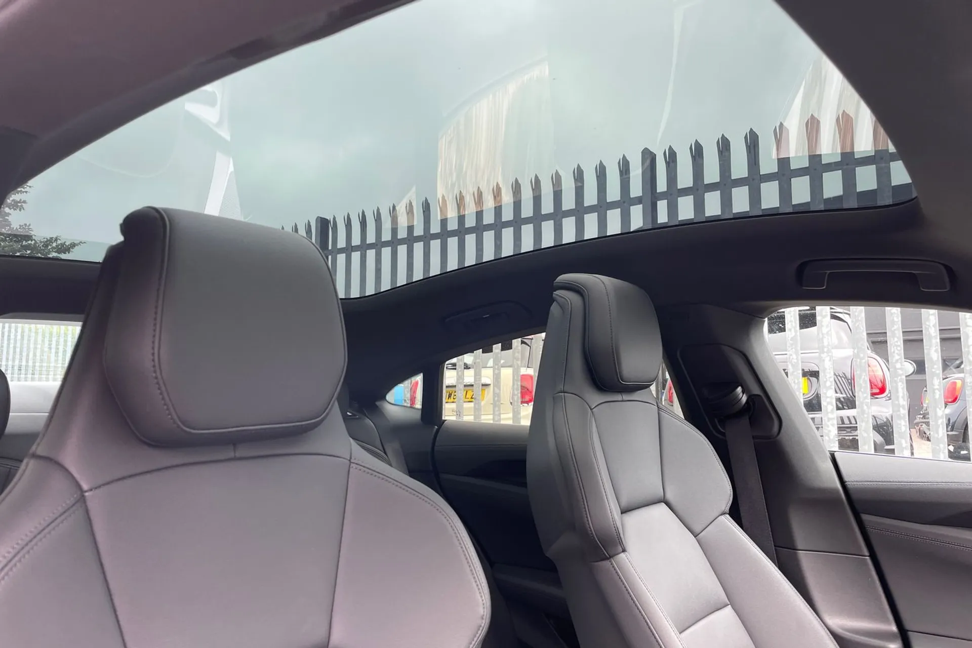 Audi e-tron GT thumbnail image number 4