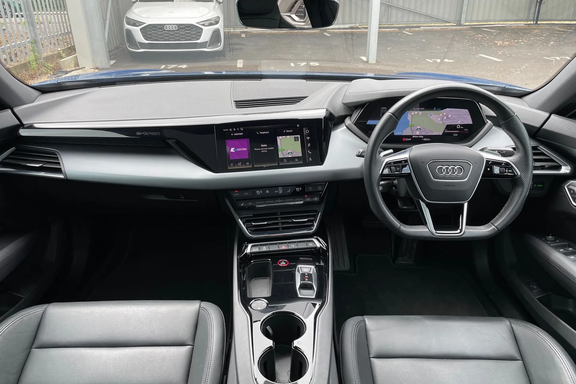 Audi e-tron GT thumbnail image number 3