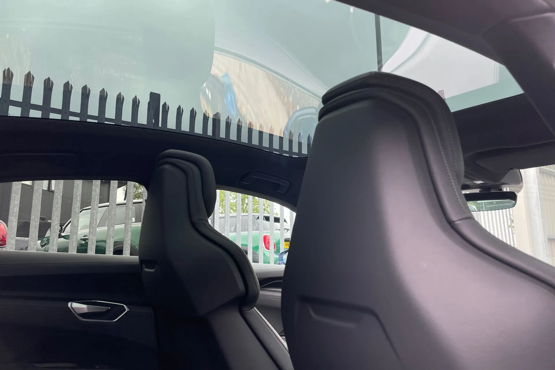 Audi e-tron GT thumbnail image number 21