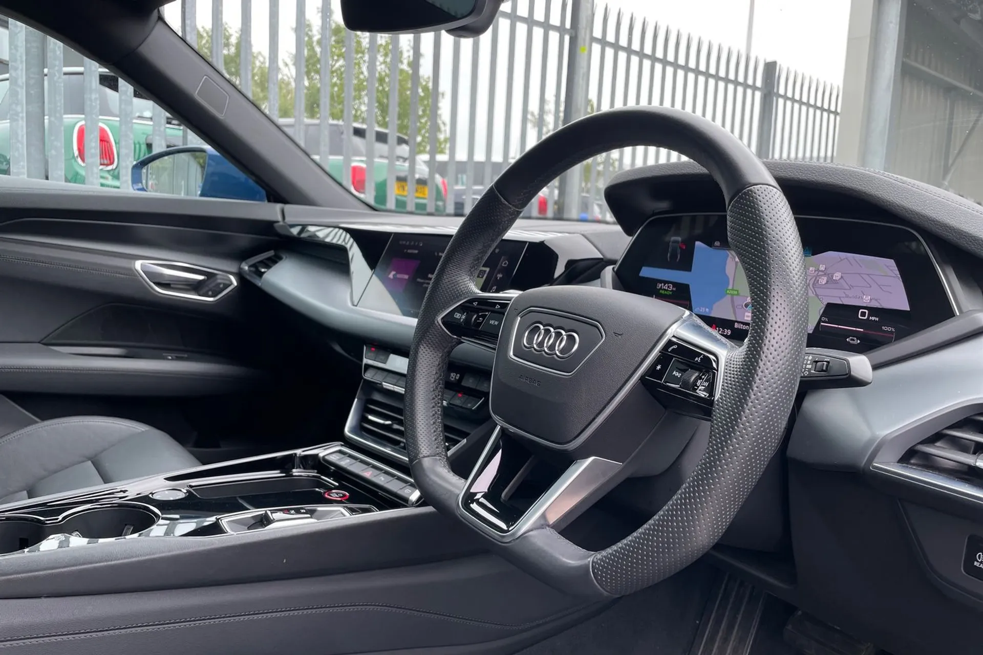 Audi e-tron GT thumbnail image number 24