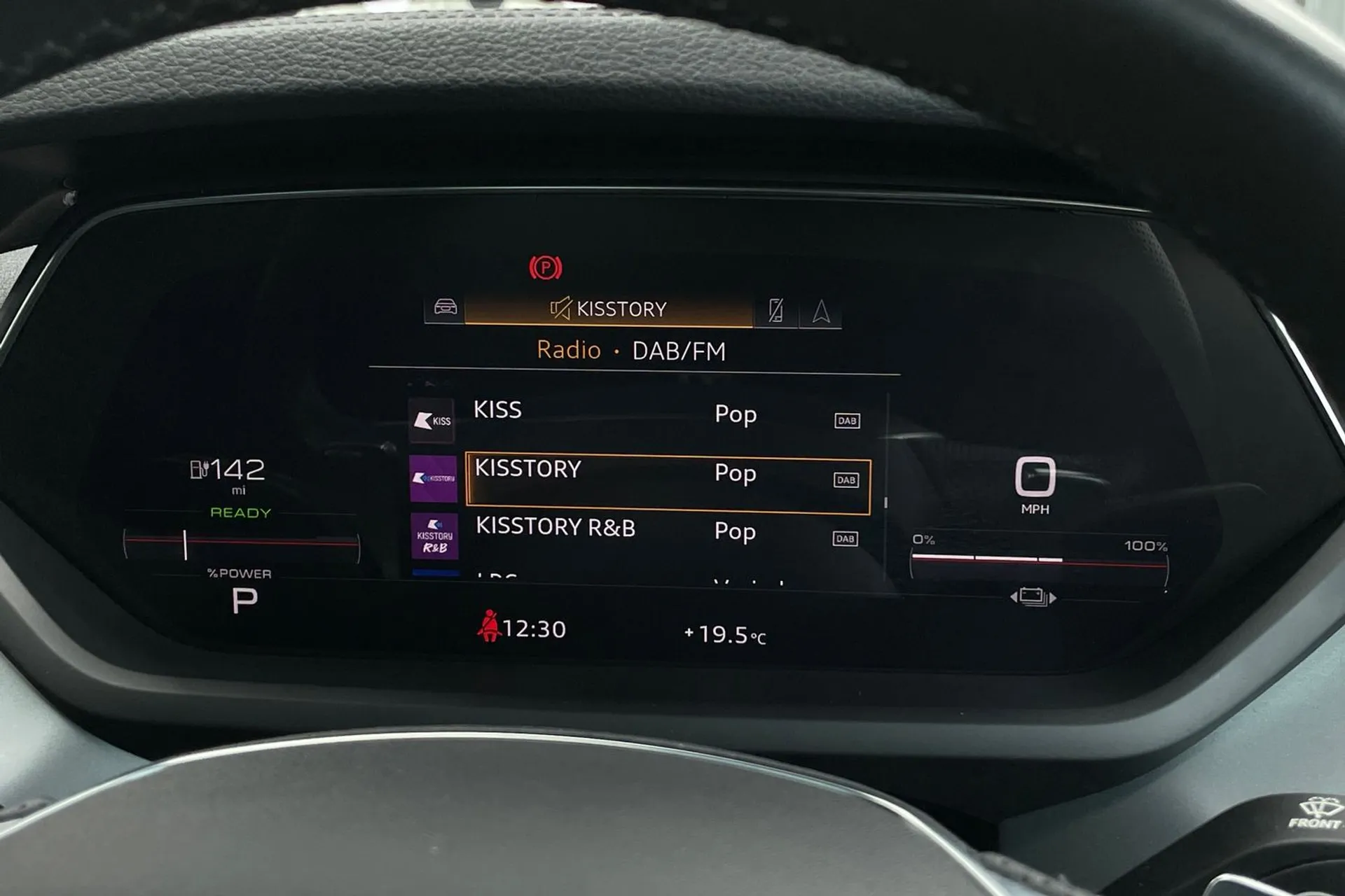 Audi e-tron GT thumbnail image number 44