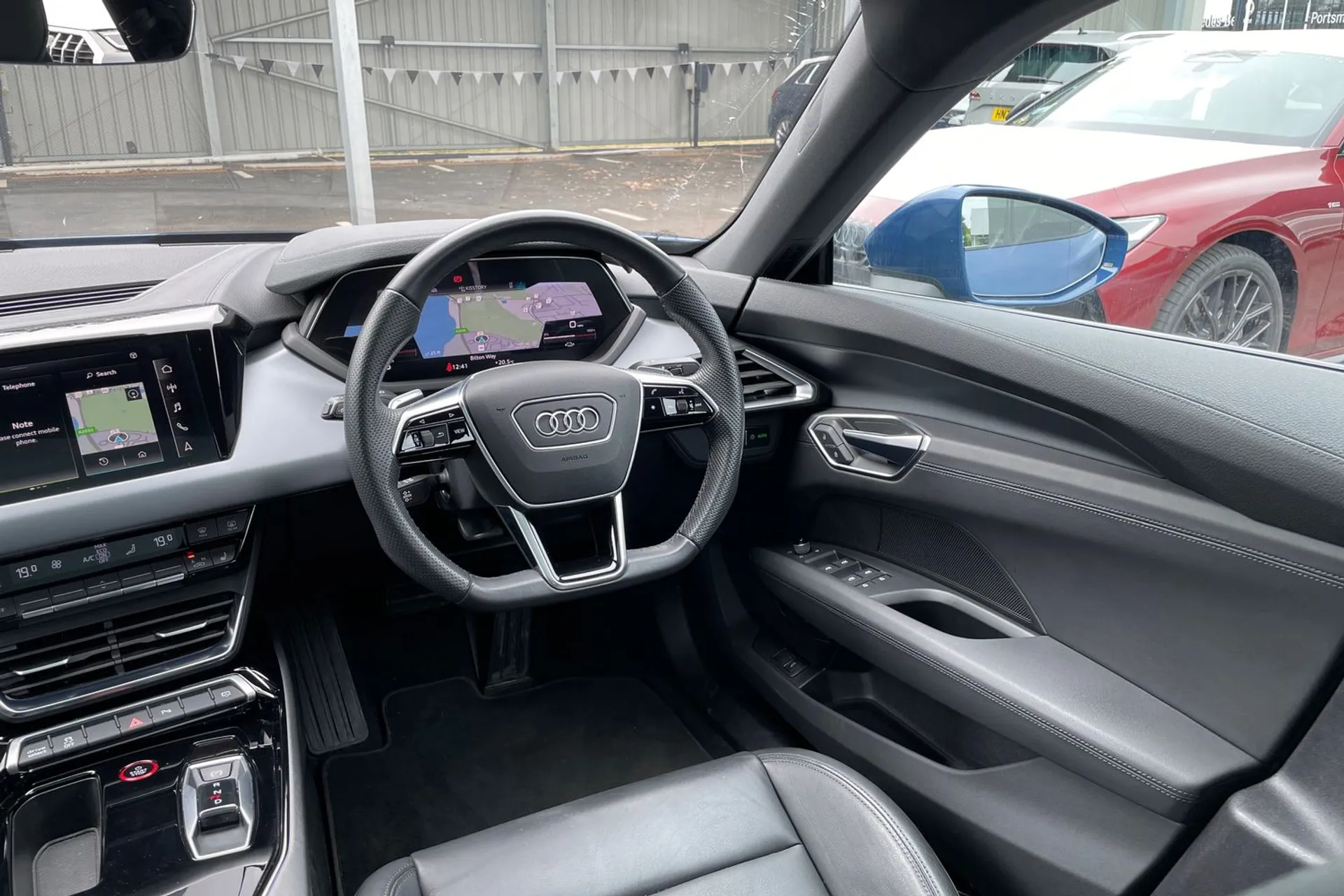Audi e-tron GT thumbnail image number 33