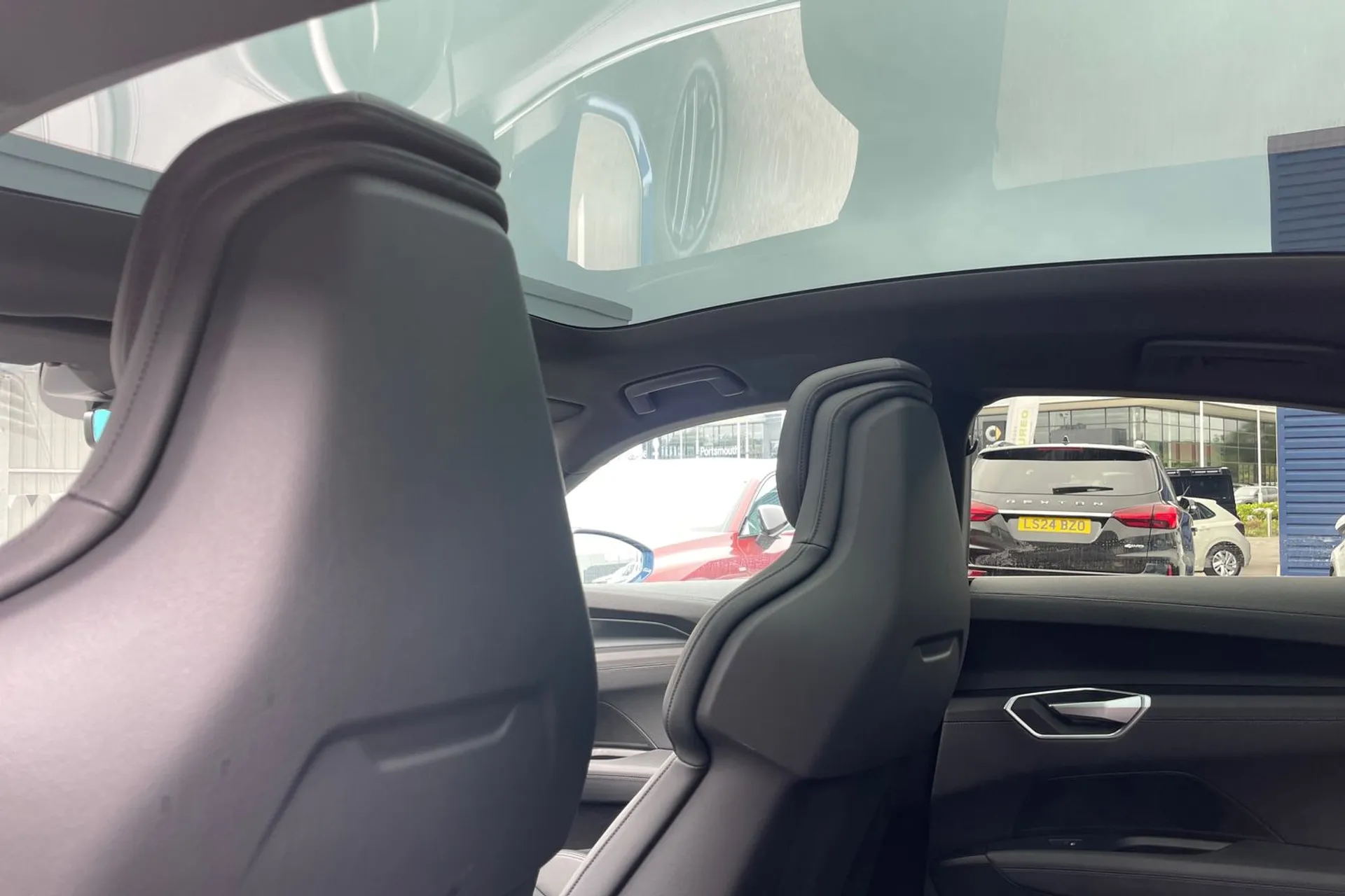 Audi e-tron GT thumbnail image number 50