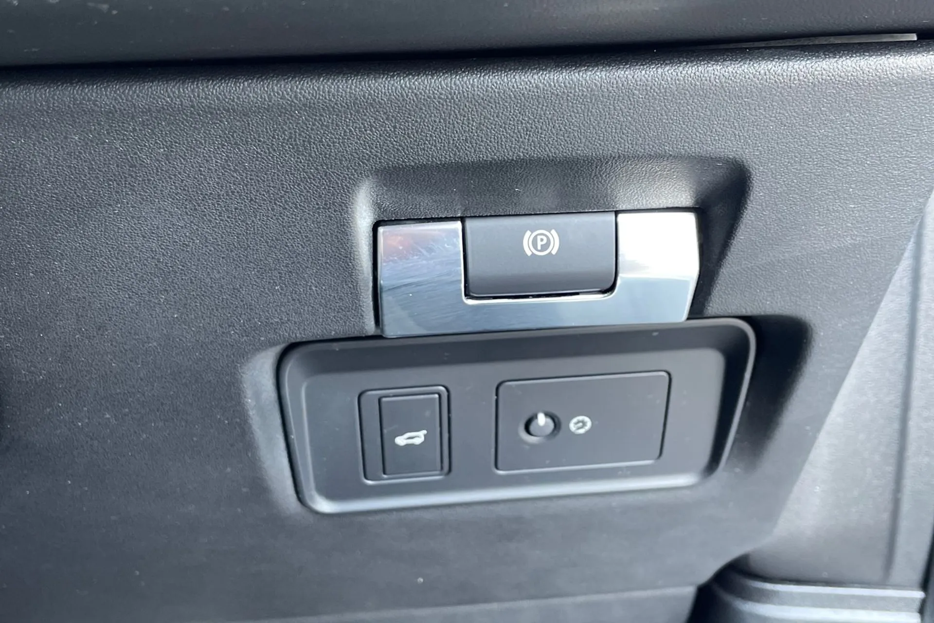 LAND ROVER DISCOVERY SPORT thumbnail image number 63