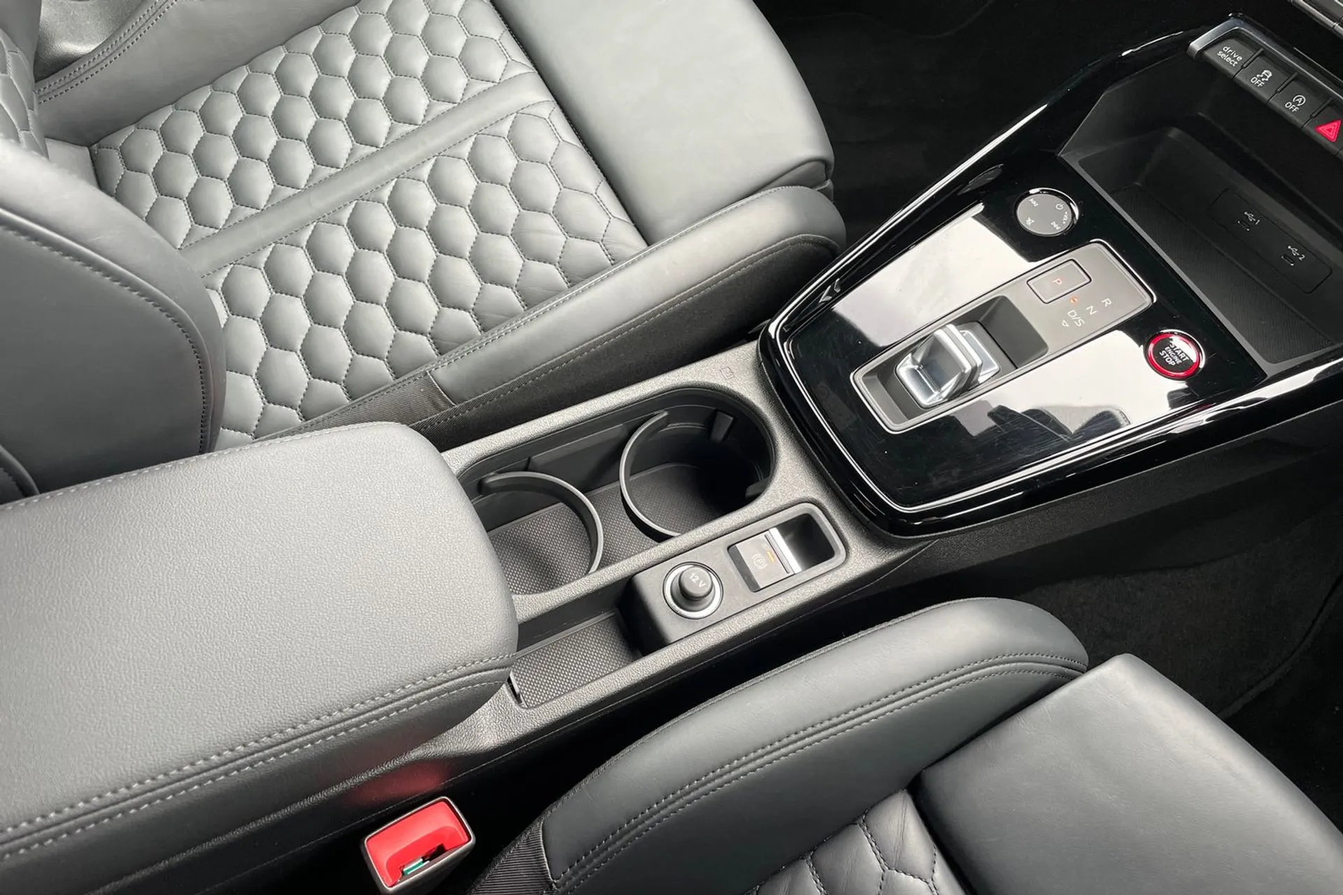 Audi RS3 thumbnail image number 33