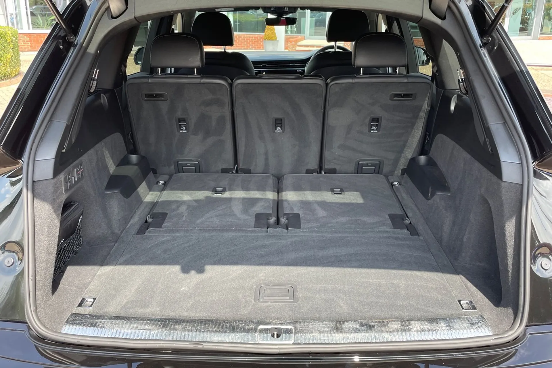 Audi Q7 thumbnail image number 32