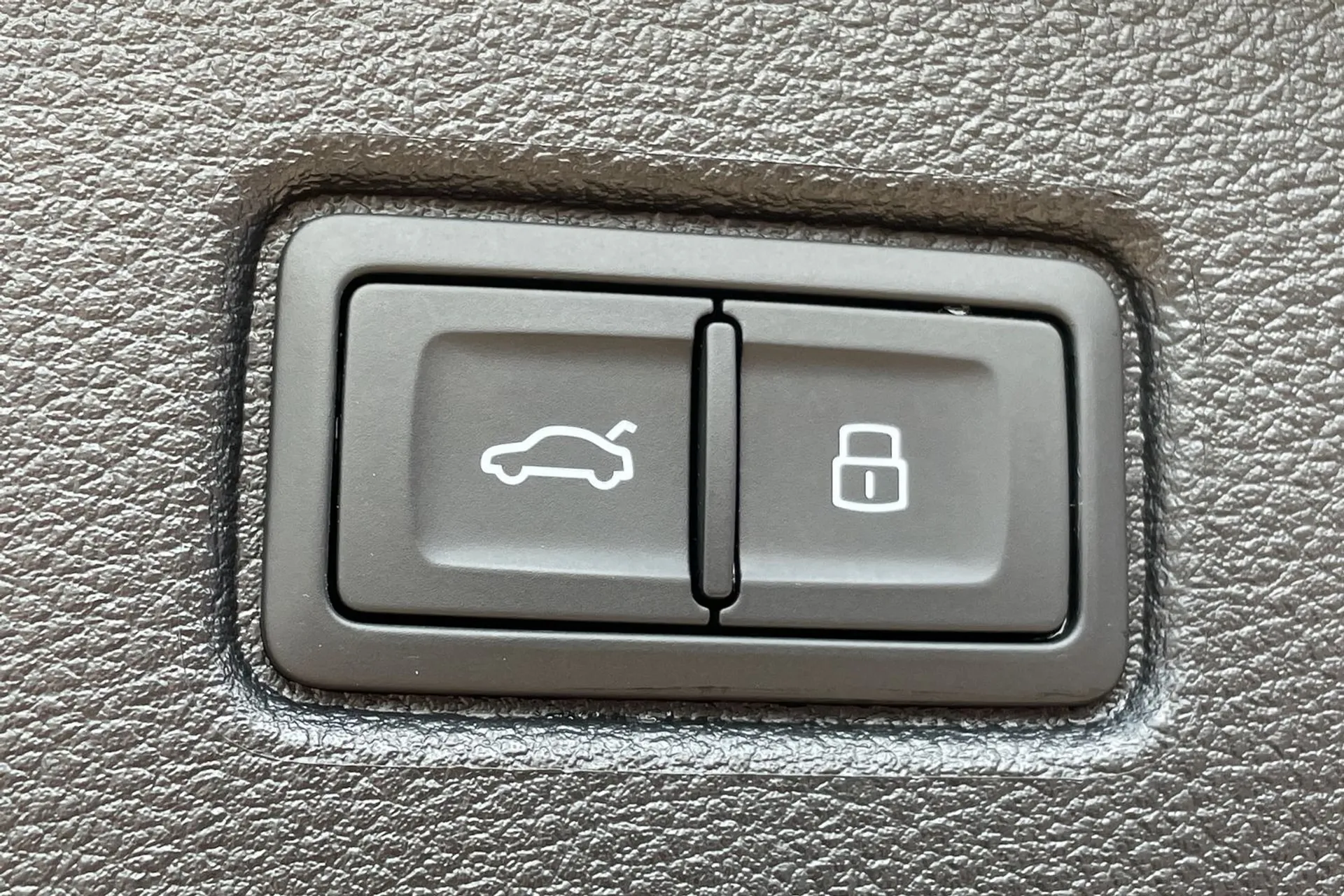 Audi Q7 thumbnail image number 35