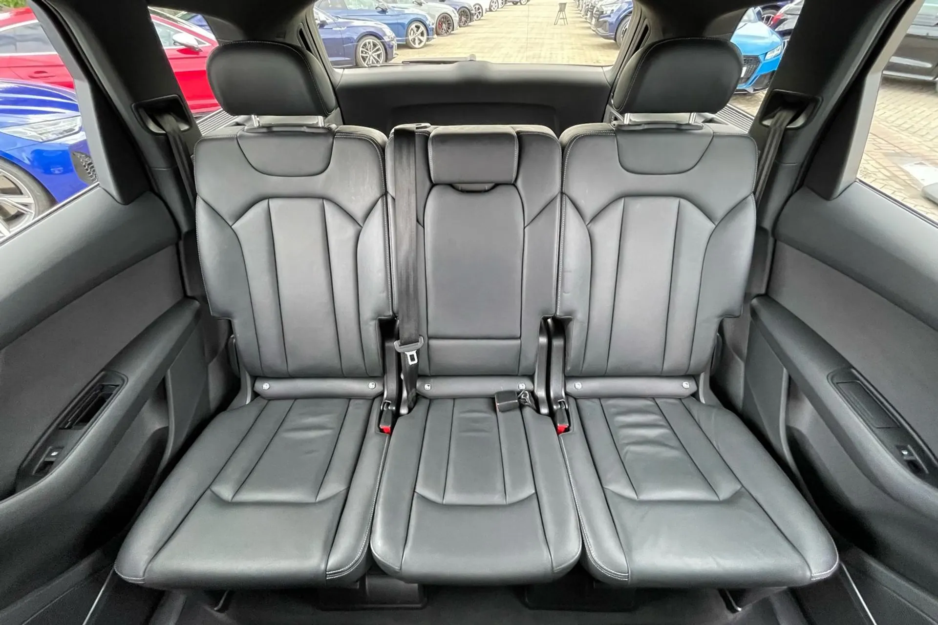 Audi Q7 thumbnail image number 7