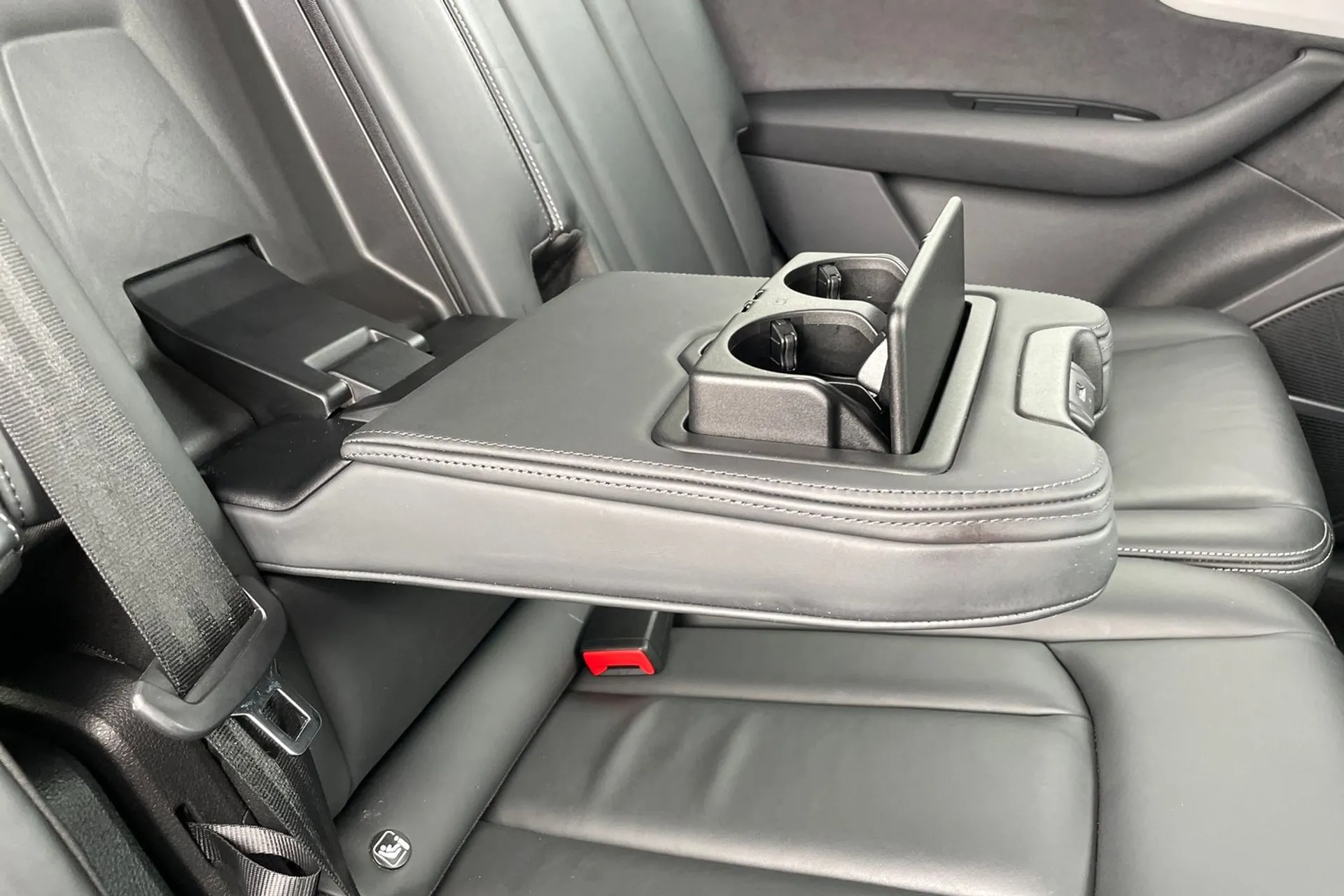 Audi Q7 thumbnail image number 44