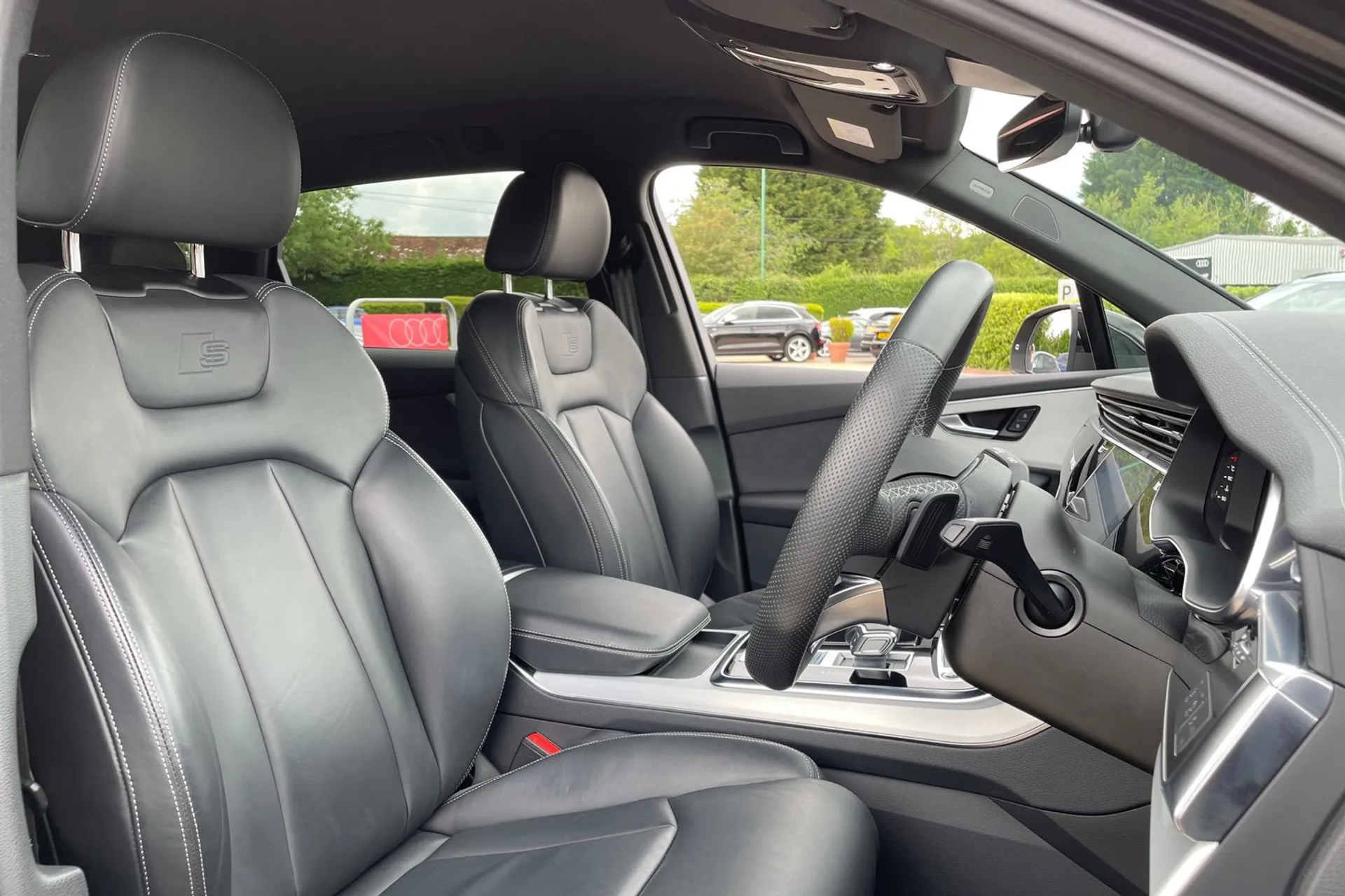 Audi Q7 thumbnail image number 27
