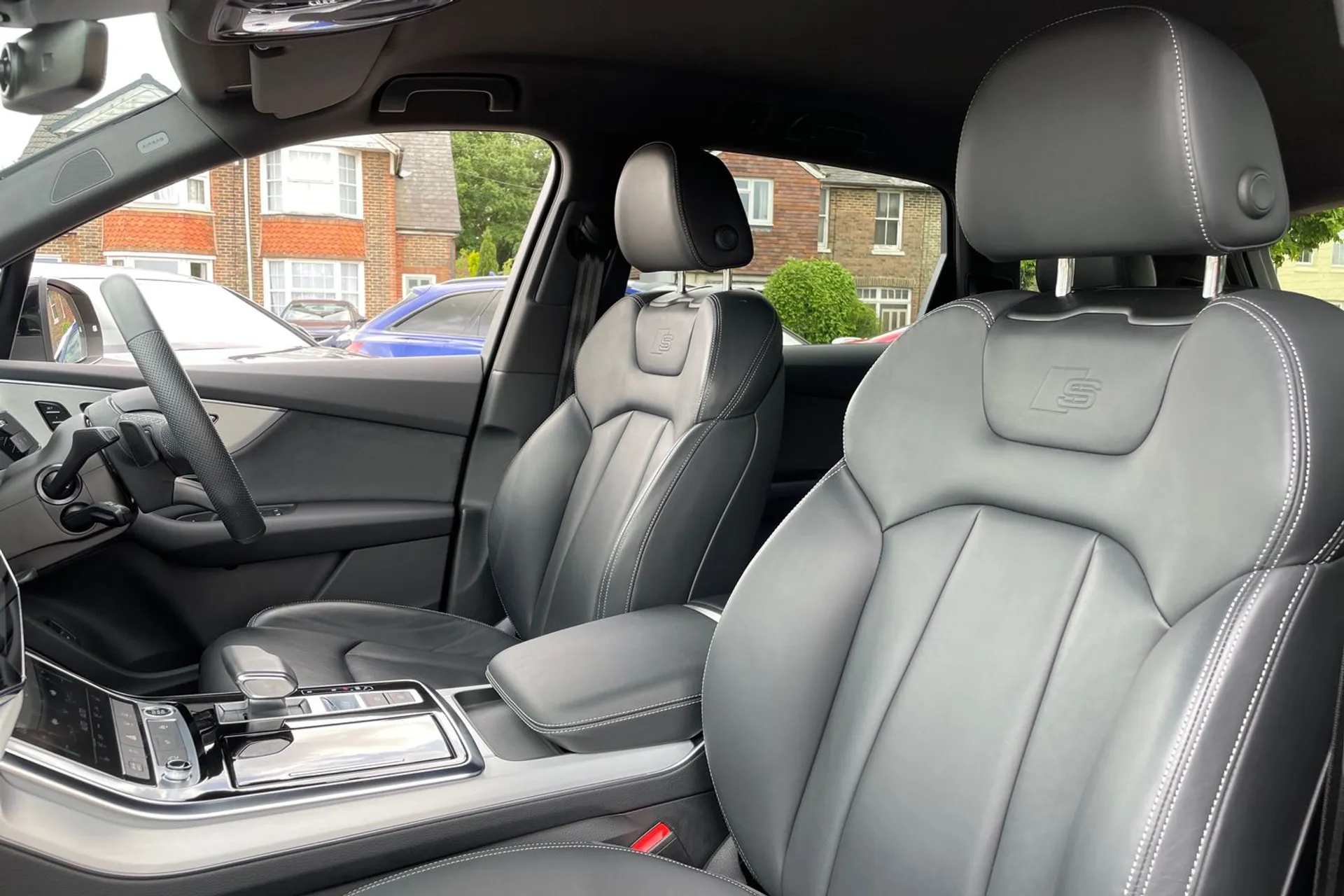 Audi Q7 thumbnail image number 30
