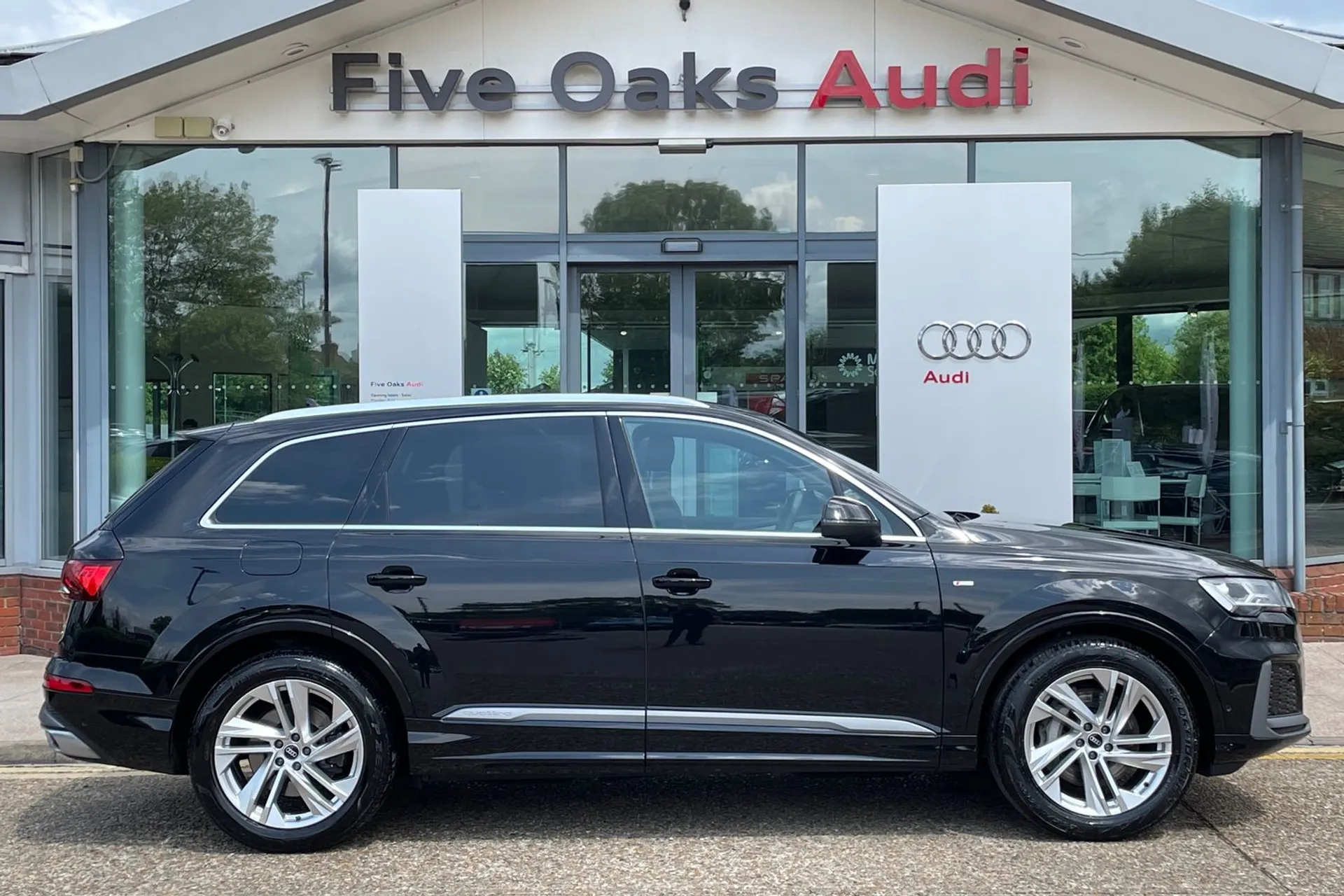 Audi Q7 thumbnail image number 2