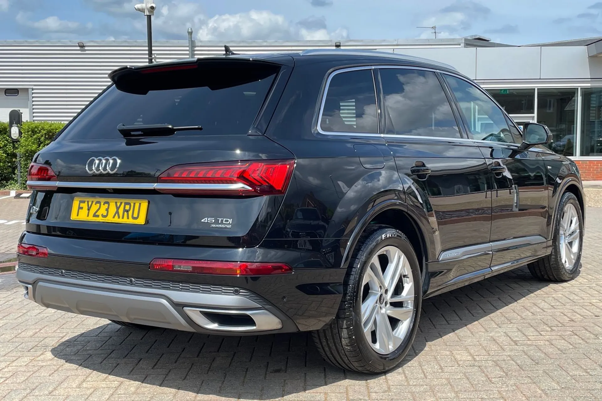 Audi Q7 thumbnail image number 4