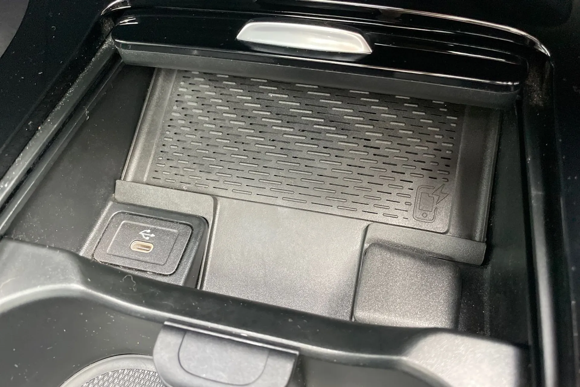 MERCEDES-BENZ GLB thumbnail image number 43