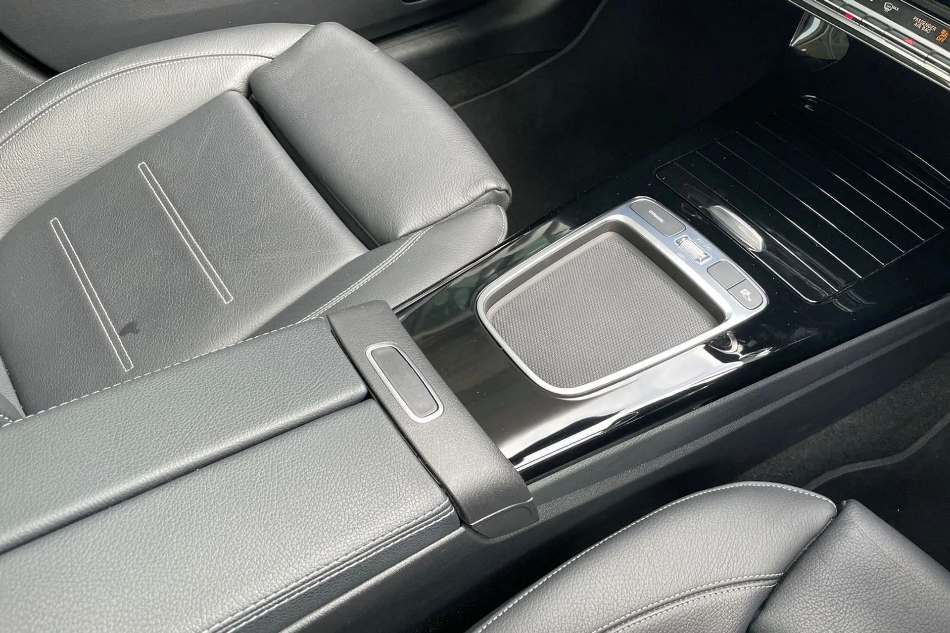 MERCEDES-BENZ GLB thumbnail image number 40