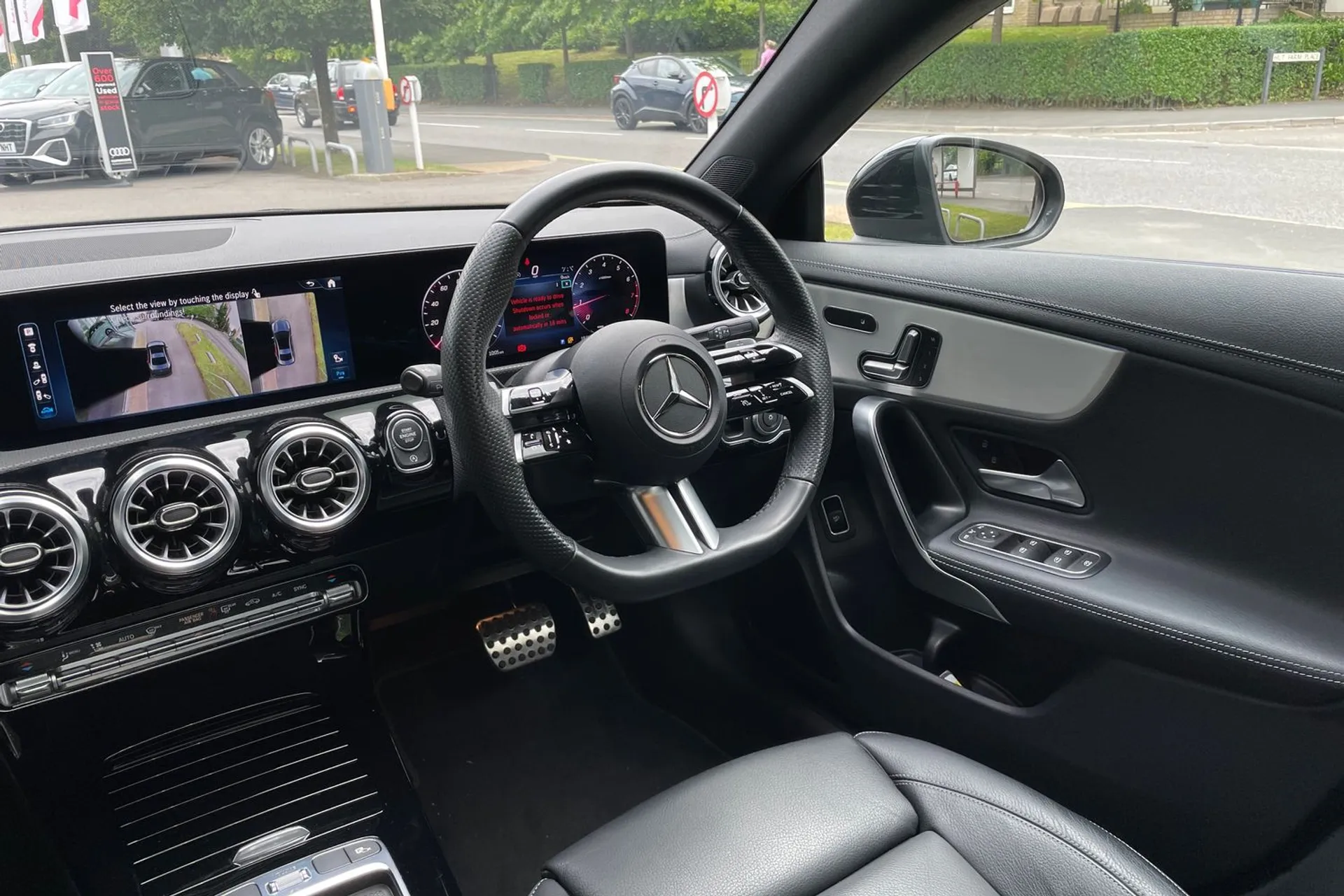 MERCEDES-BENZ GLB thumbnail image number 32