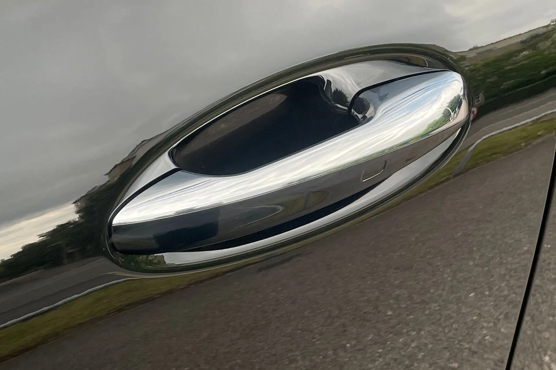 MERCEDES-BENZ GLB thumbnail image number 14