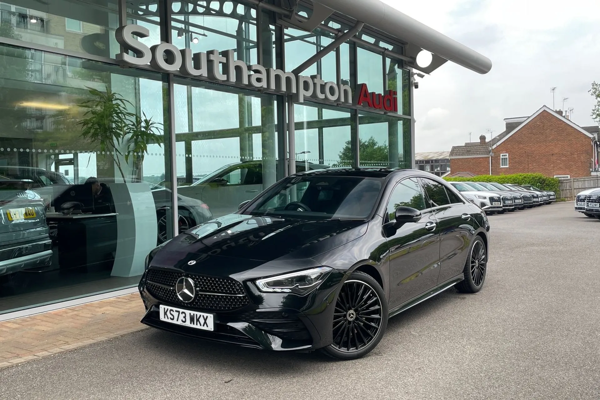 MERCEDES-BENZ GLB thumbnail image number 8