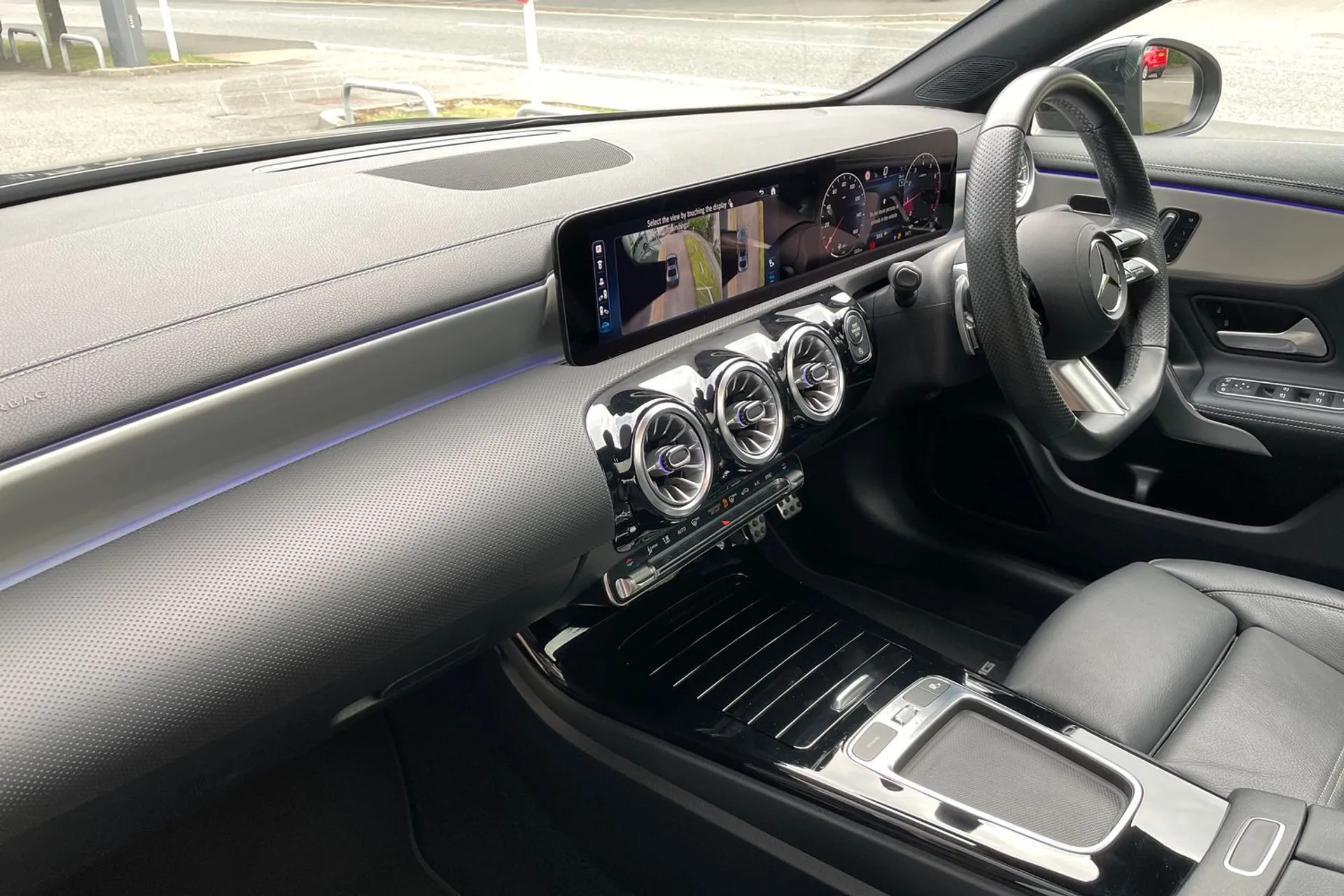 MERCEDES-BENZ GLB thumbnail image number 25