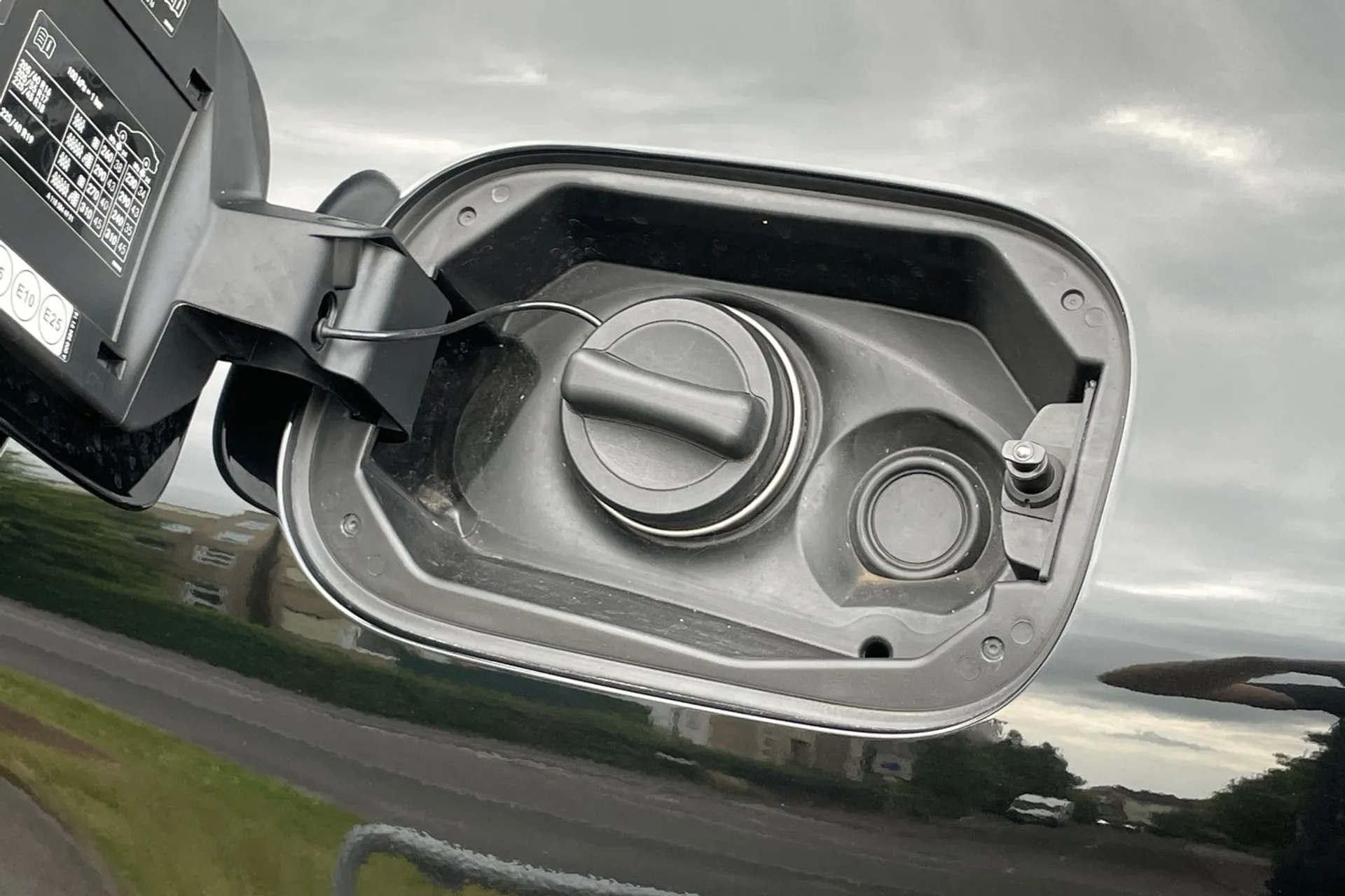 MERCEDES-BENZ GLB thumbnail image number 16